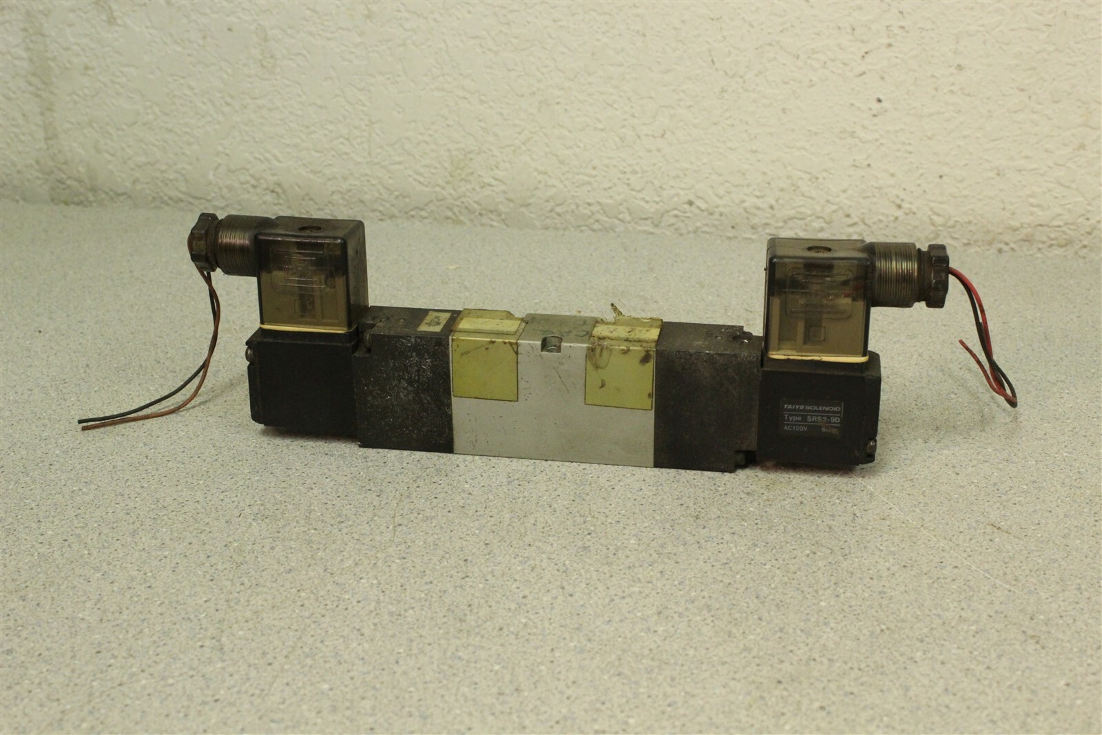 Taiyo Solenoid Valve USR551-DM1DW Type SRS2-9D *FREE SHIPPING*
