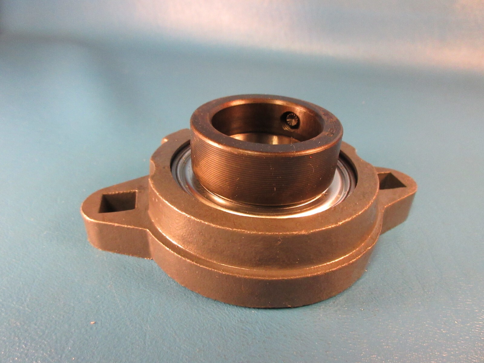 PEER FHFX206-20G, 2 Bolt Flange Unit, Eccentric Locking Collar, Single Lip Seals