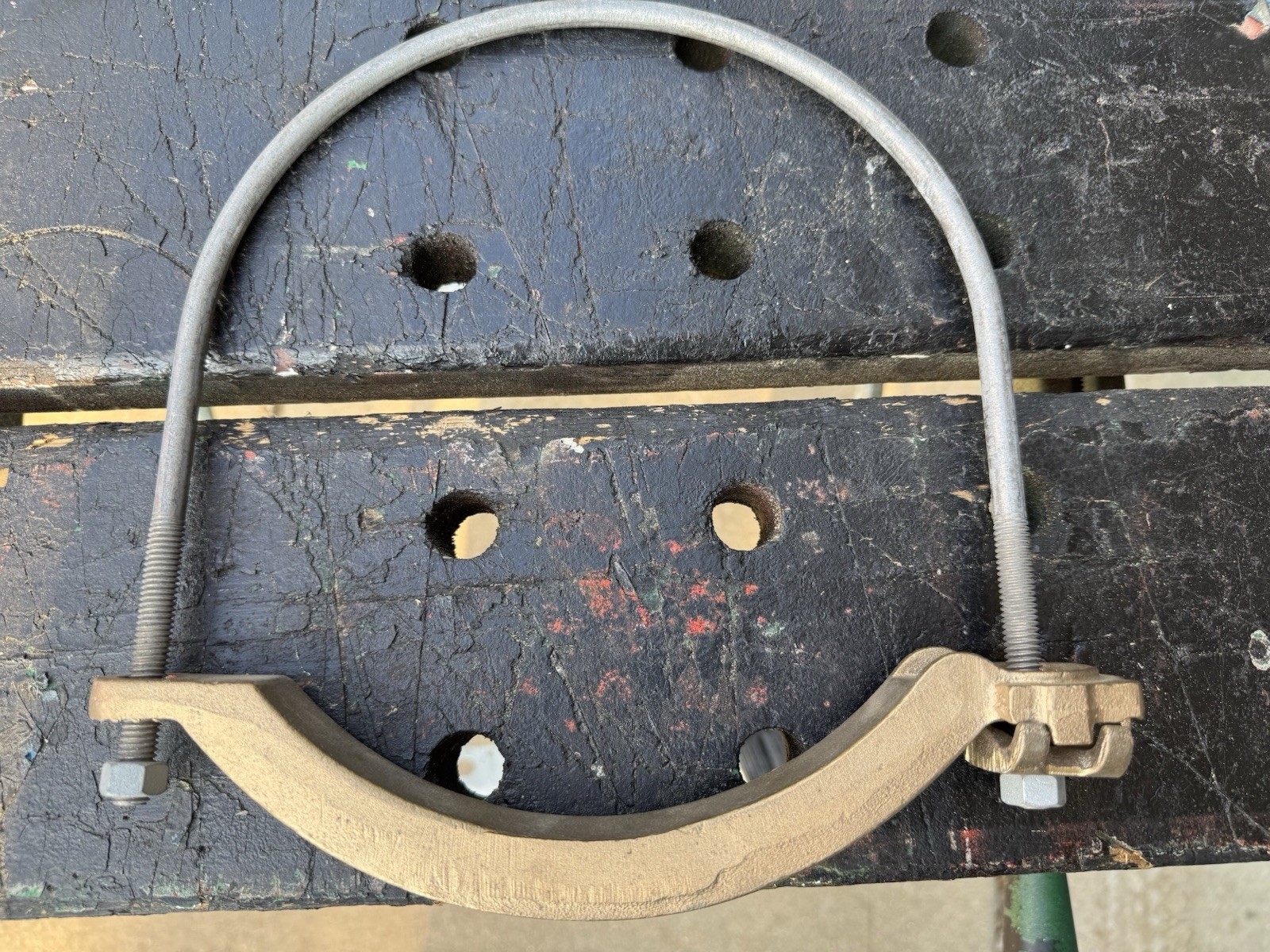 Burndy GAR3907 Grounding Connector 4-4/0 AWG To Water Pipe 8″