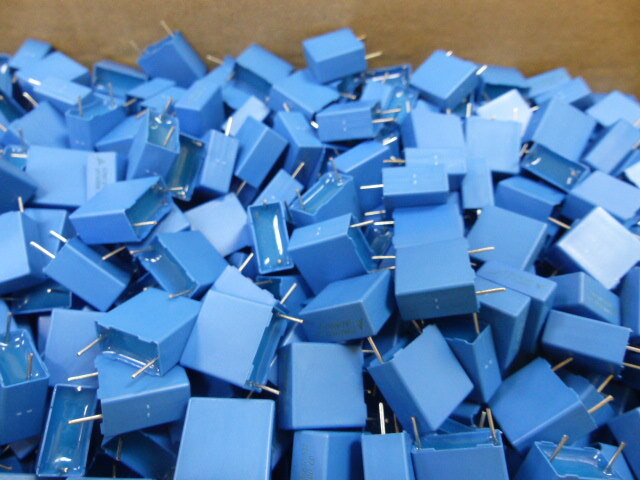 EPCOS B32522E6474K Qty of 25 per Lot 0.47�F Film Capacitor 200V 400V Polyester