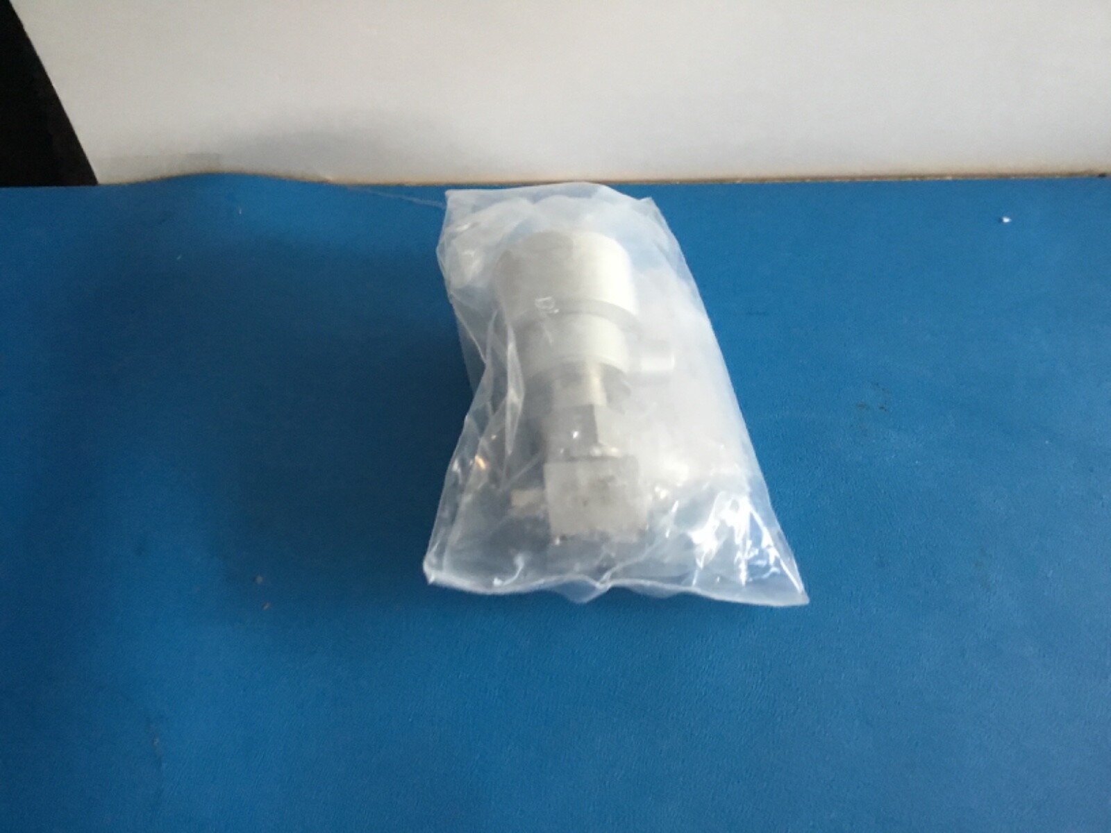 Swagelok Bellow Nupro Valve 1/4″ VCR x FVCR, SS-4BK-TW-1C new in bag