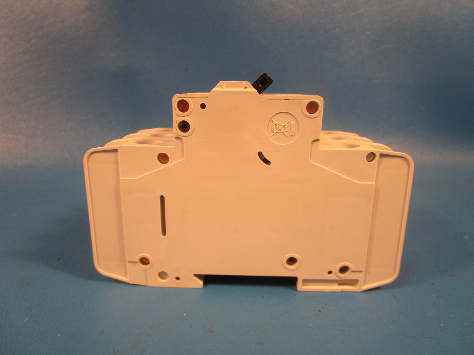 EATON FAZ-C15/3-NA, CIRCUIT BREAKER, THERMAL MAGNETIC, 14 KA, 15 AMP, 3 POLE, 27