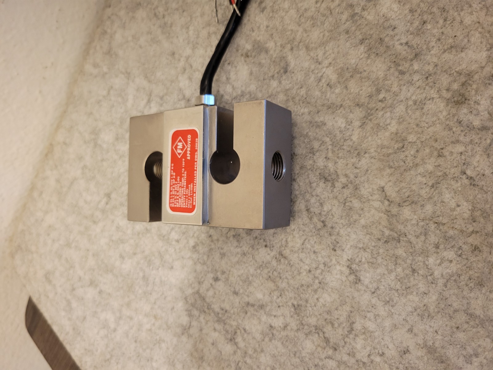 NEW OPEN BOX SENSORTRONICS 3K LBS 3.440 mV/V LOAD CELL 60001A3K-1000