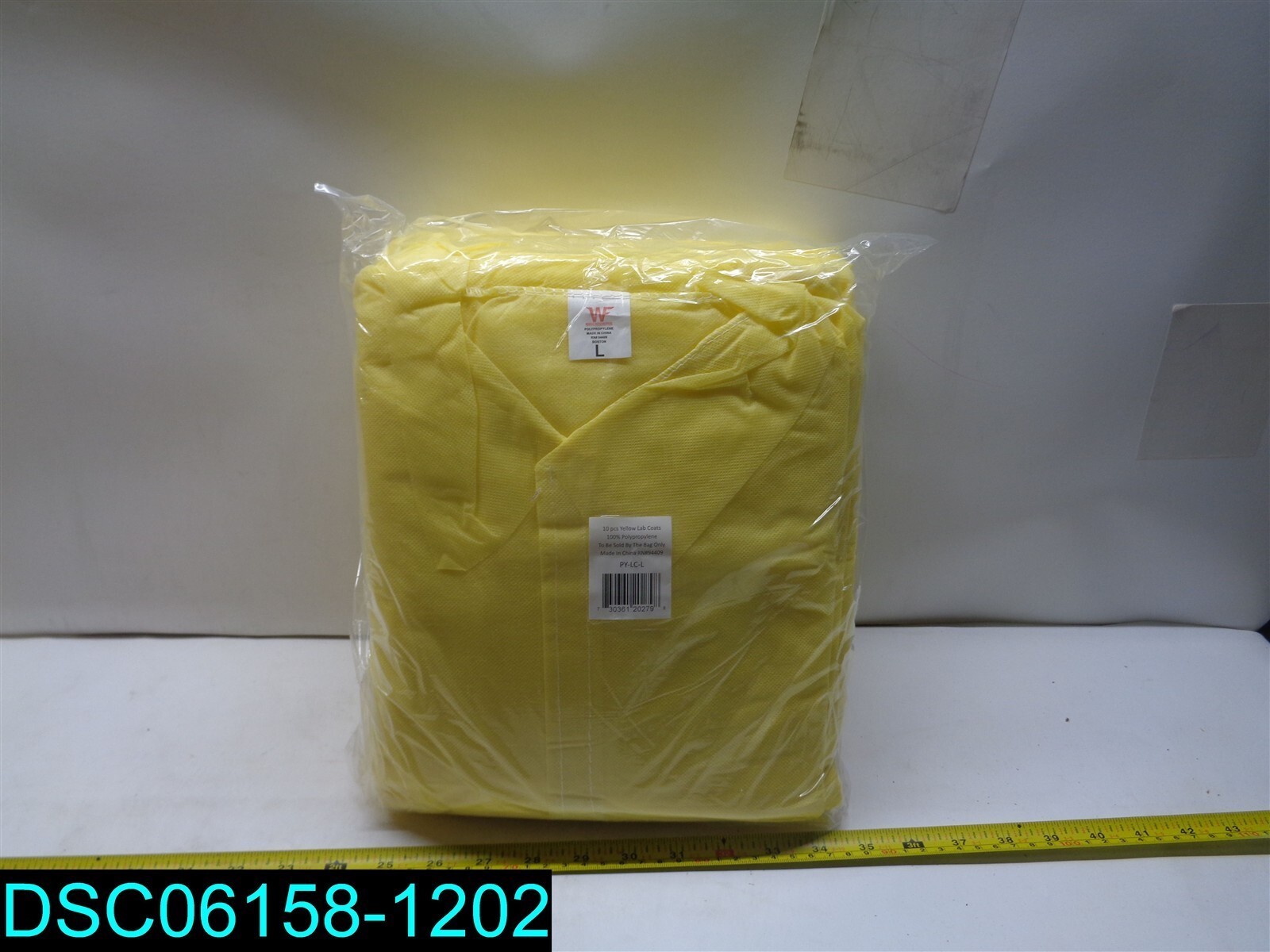 QTY=50: Disposable Lab Coats Polypropylene No Pockets 44″L 730361202798