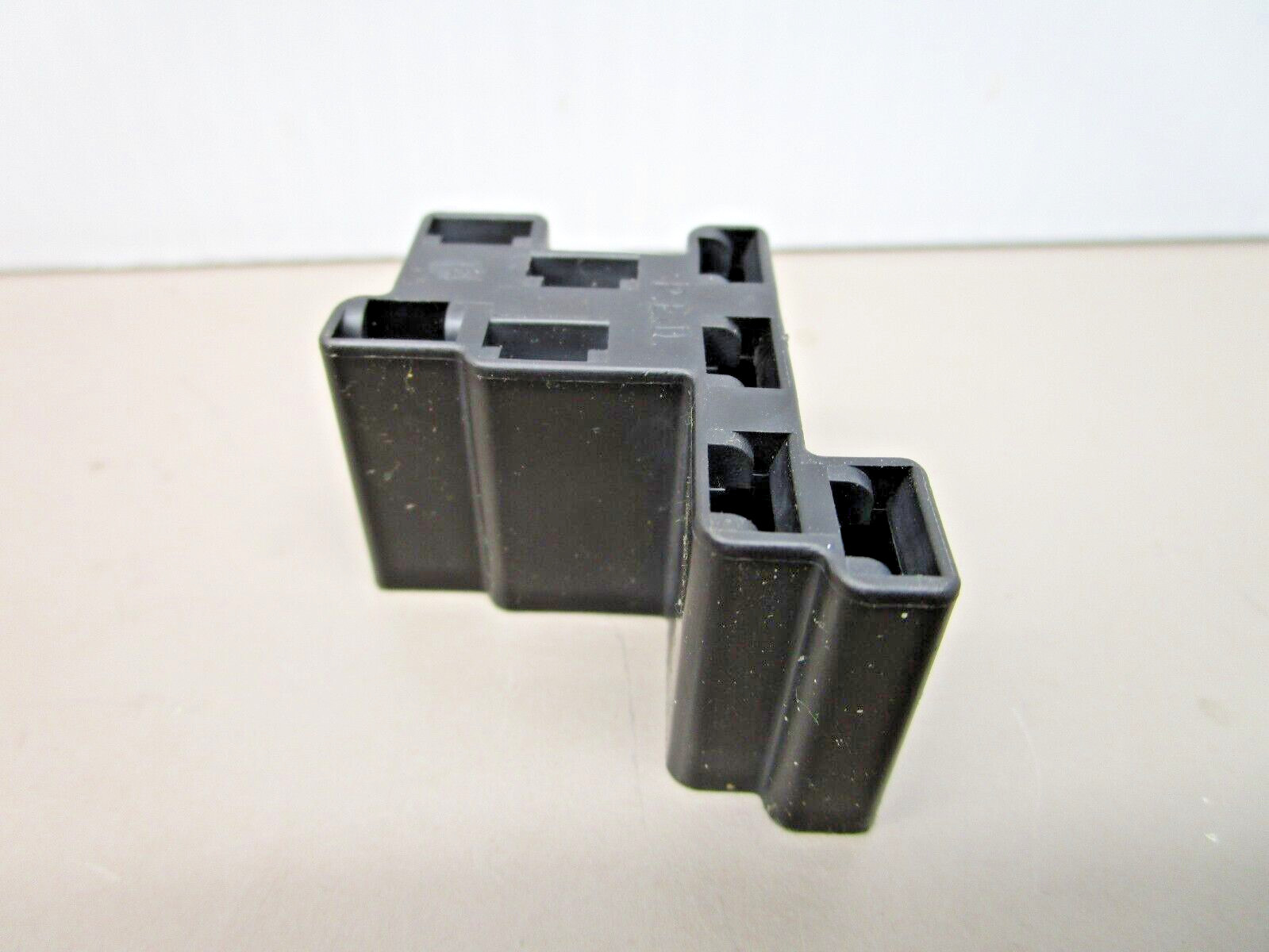Delphi Packard 56-Series GM Terminal Housing and Sockets 8-Way Female Black 16ga