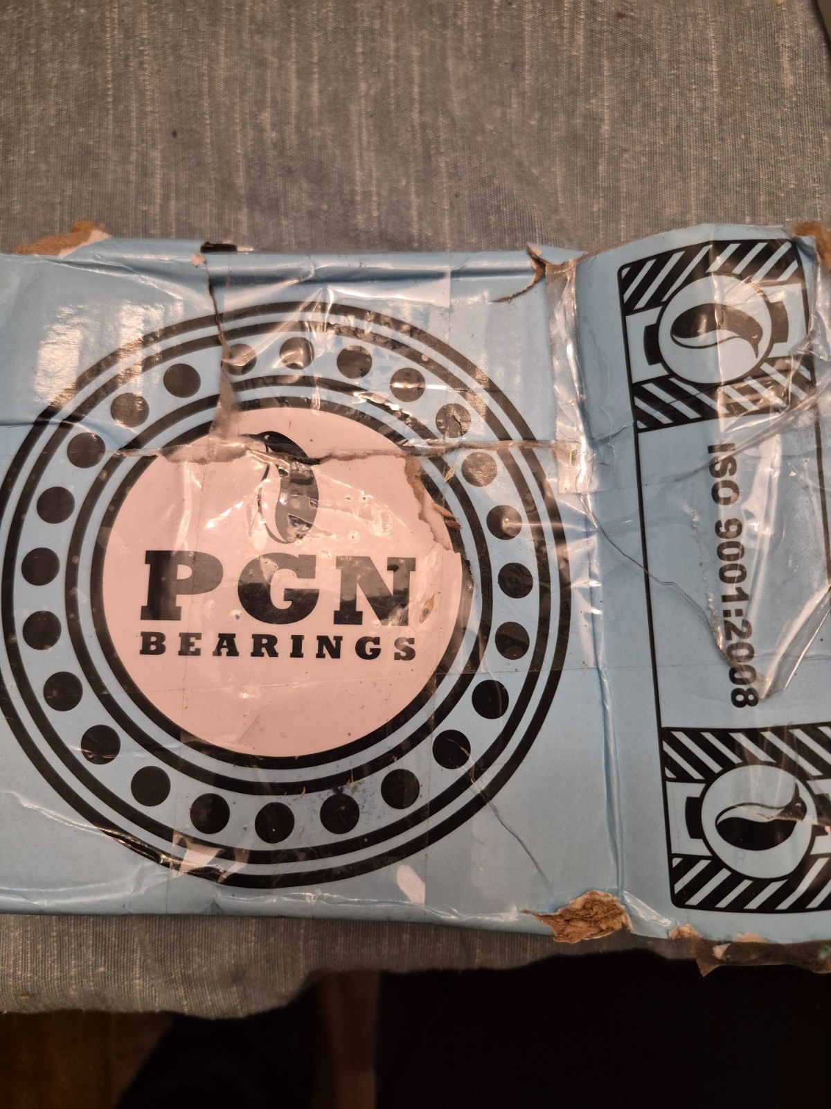 PGN F208 4-Bolt Square Flanged Pillow Block, UC208-24 1-1/2″ Bore Bearing Insert