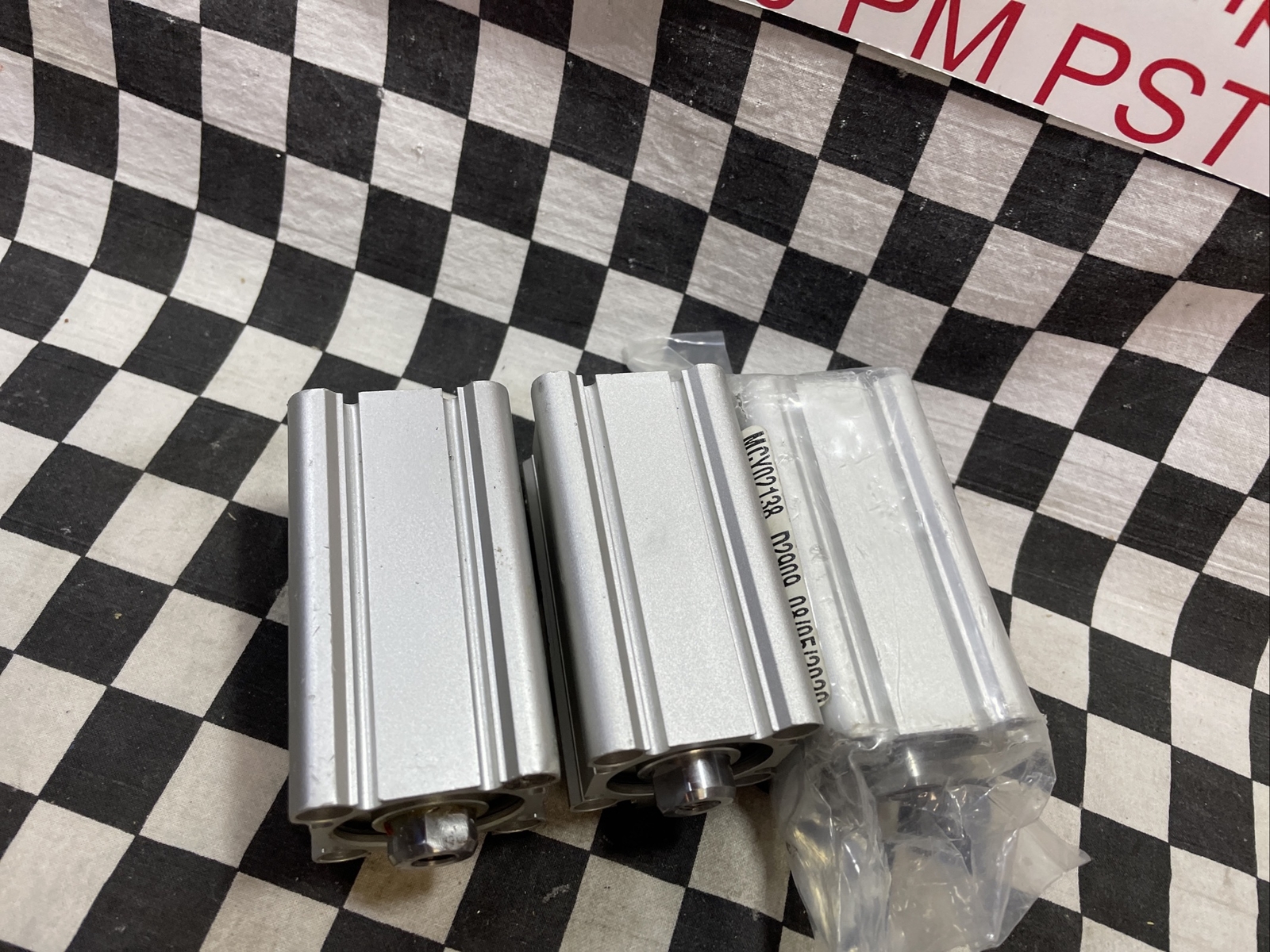 SMC CQ2-Z COMPACT CYLINDER CDQ2B32-50CZ, CDQ2B3250CZ, LOT OF 3 SHIPSAMEDAY#103X2