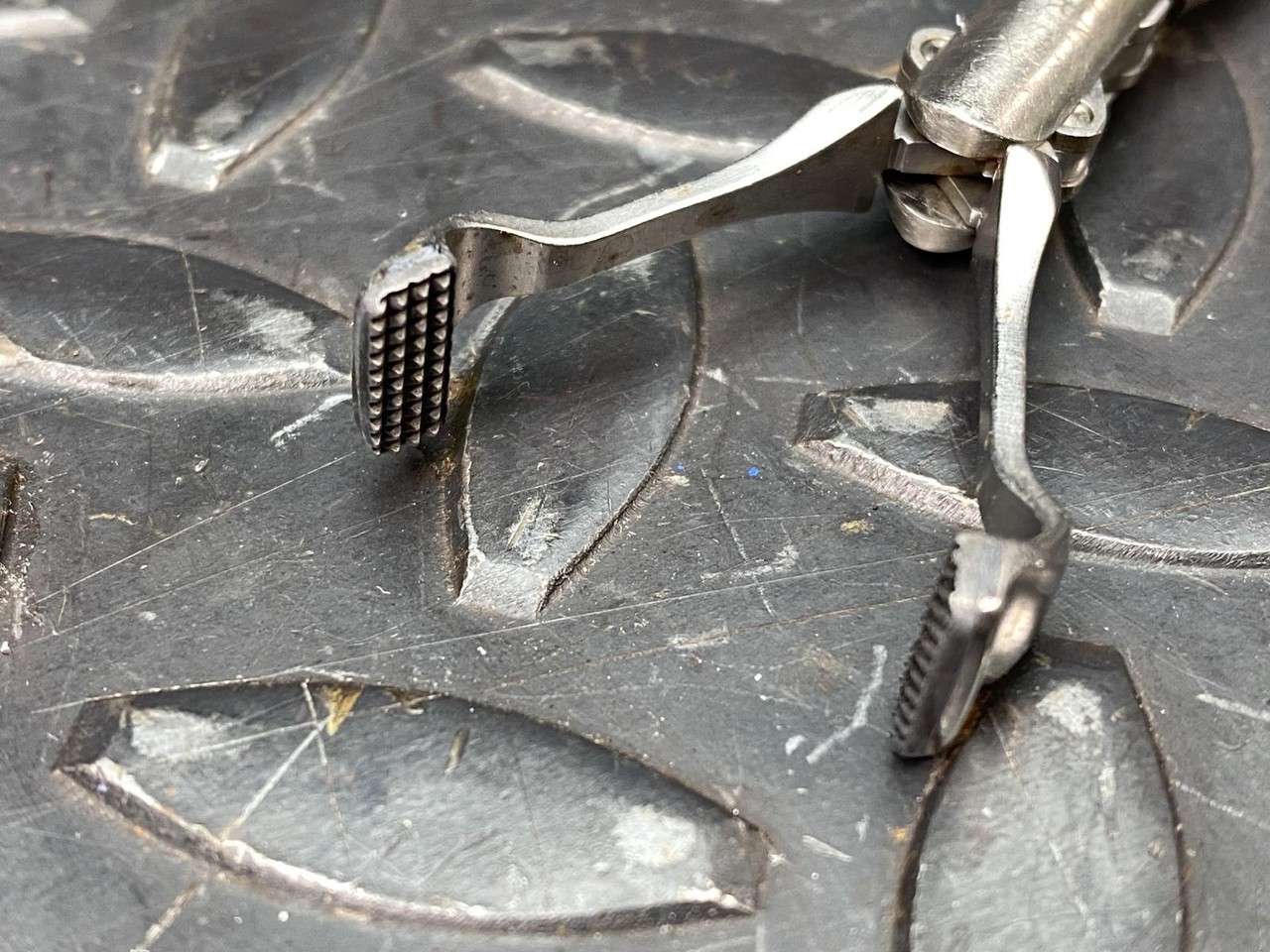 Lot of 2 Snowden-Pencer 90-3010 Diamond Jaw Graspers