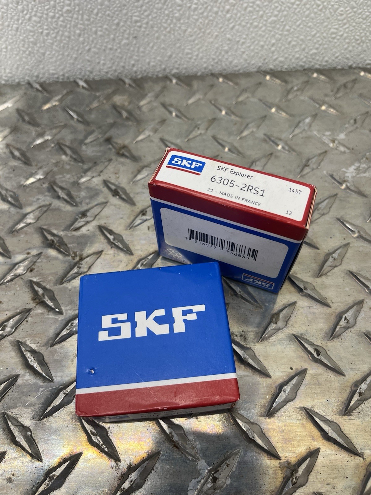 SKF 6305-2RS1/C3 Radial/Deep Groove Ball Bearing – Straight Bore, 25 mm ID, 62 m