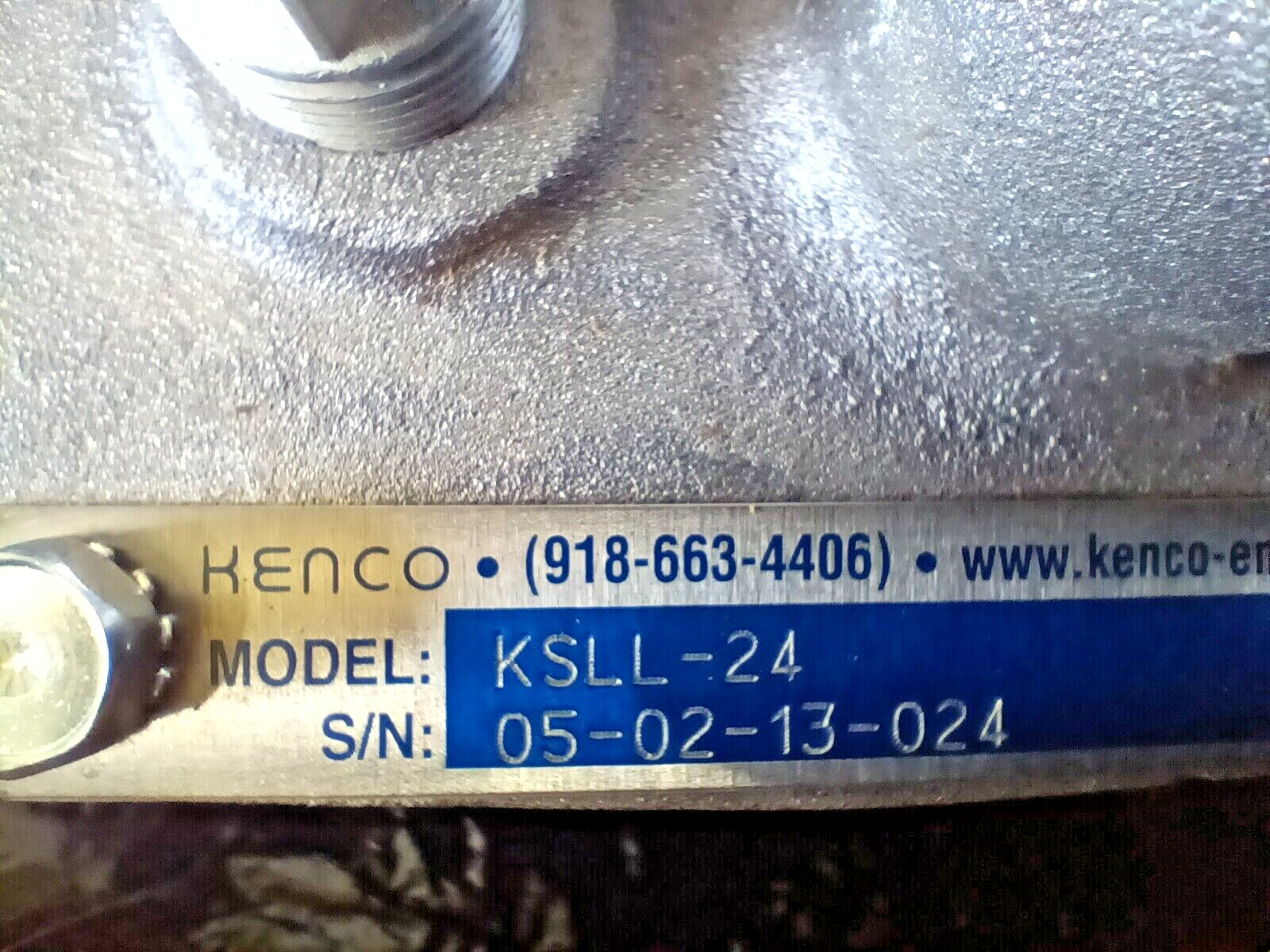 KSLL-24 KENCO ENGINEERING OIL LEVELER