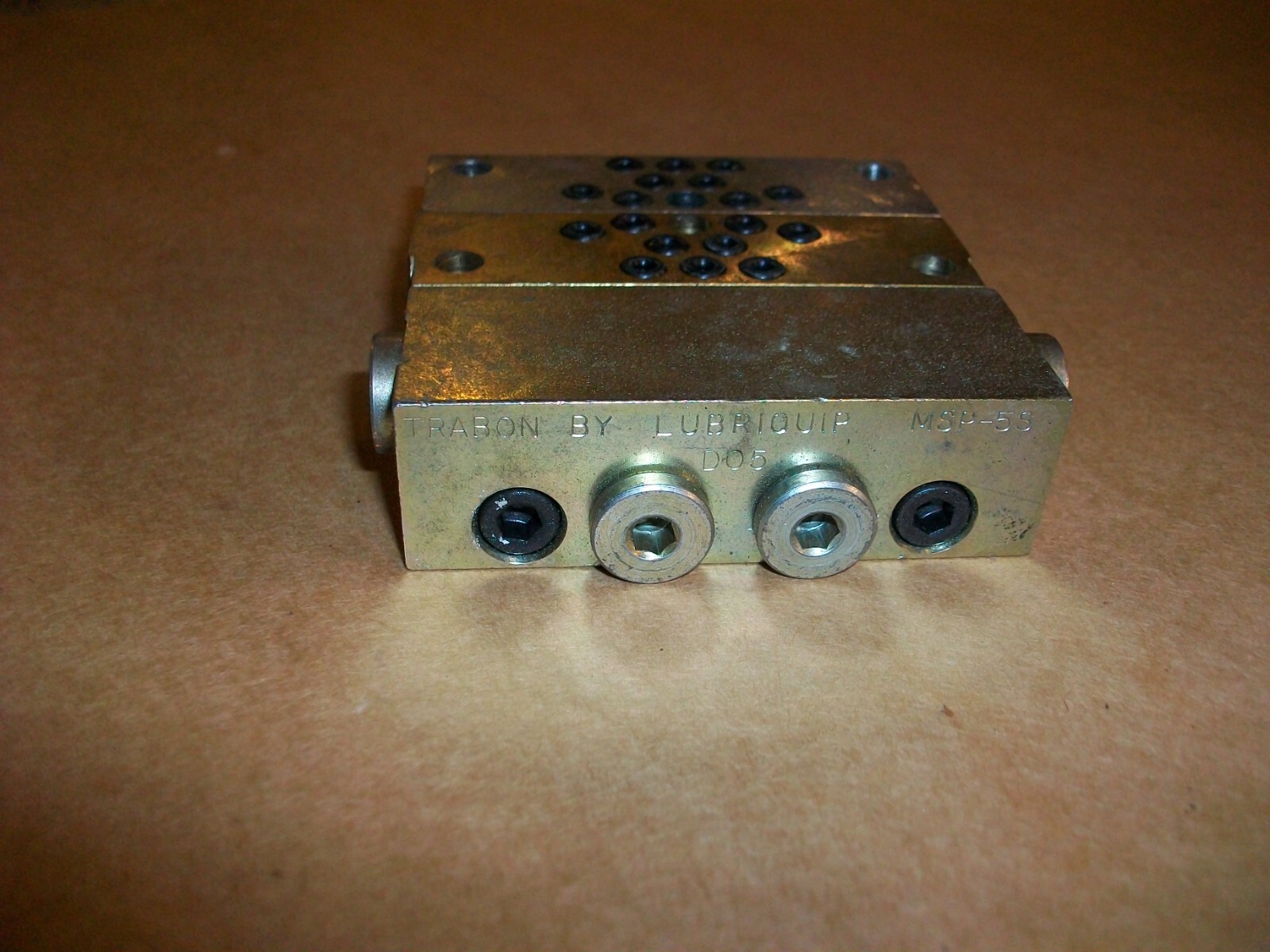 TRABON Lubriqip Lubricator Block MSP-5P NEW