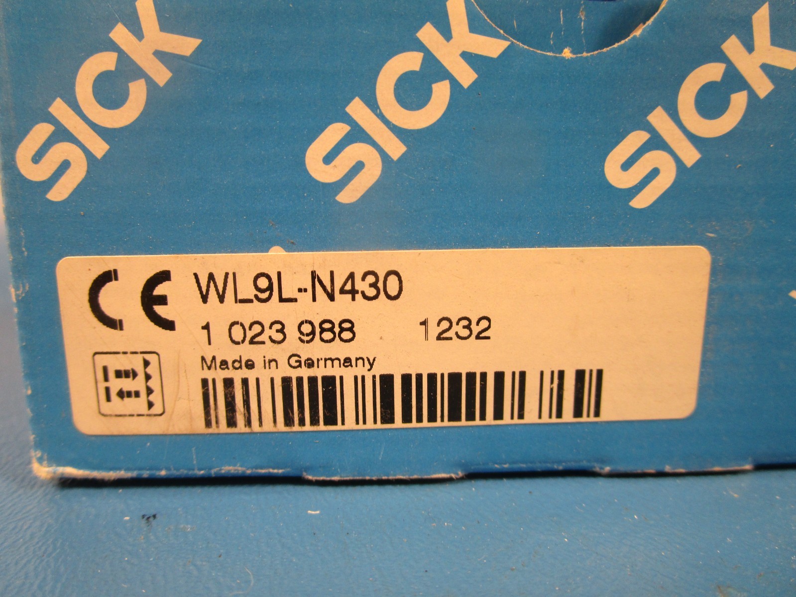 Sick WL9L-N430 Photoelectric Sensor, PHOTOELECTRIC SENSOR, REFLEX, NPN, POLARIZE