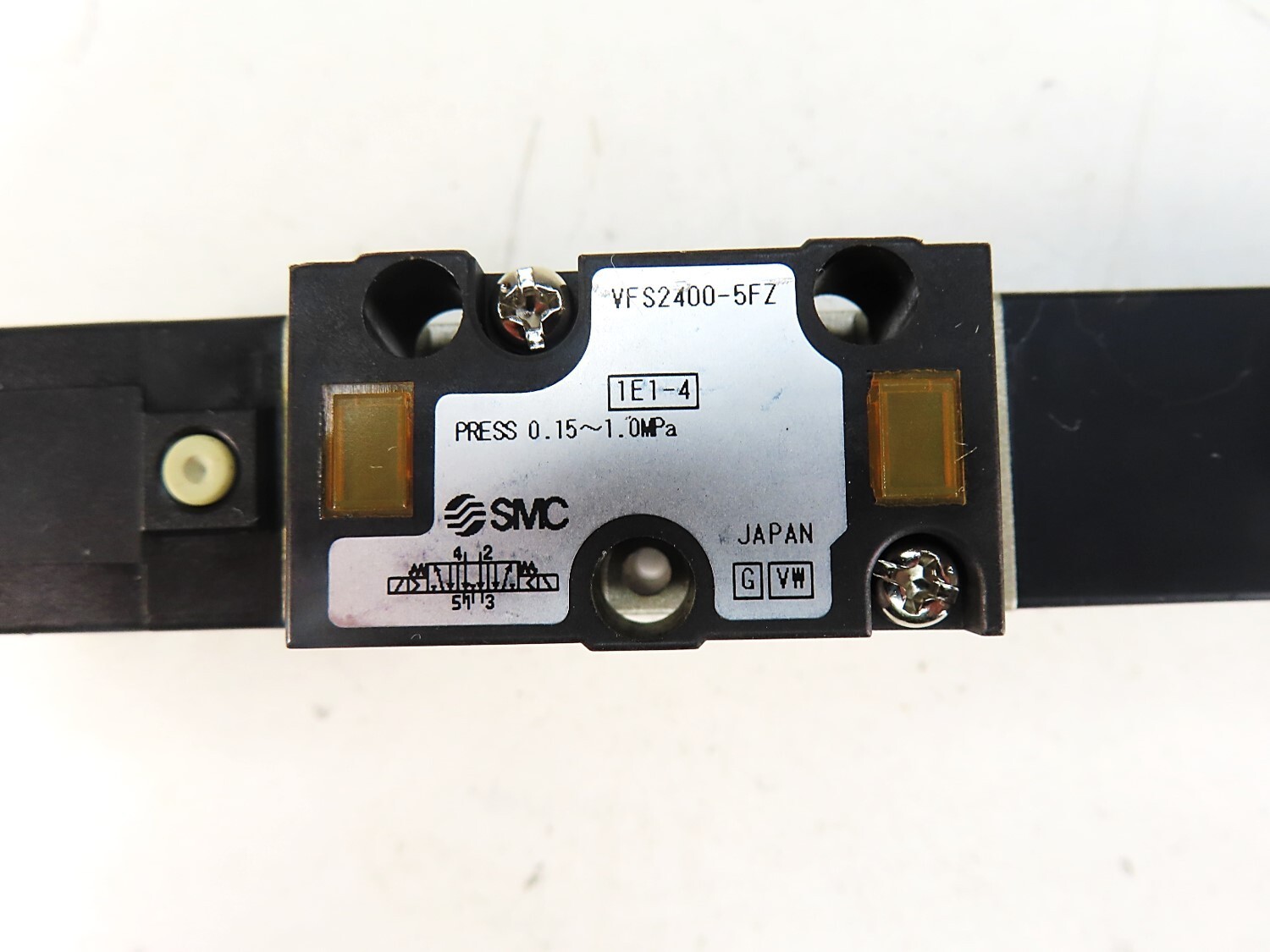 SMC VFS2400-5FZ Pneumatic Solenoid Valve 21-26VDC *USA Seller* NEW NO BOX