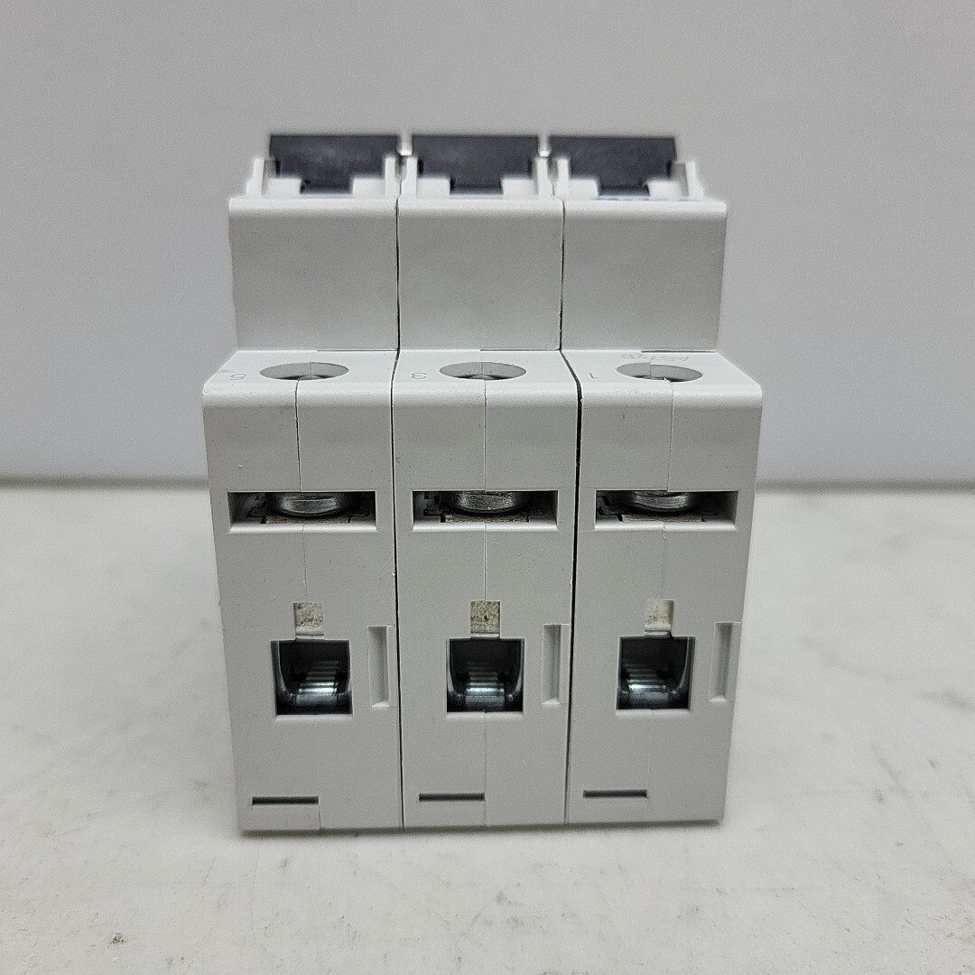Eaton FAZ-C63/3 Moeller Miniature Circuit Breaker 63A Amp 15kA 3Pole 278879 New