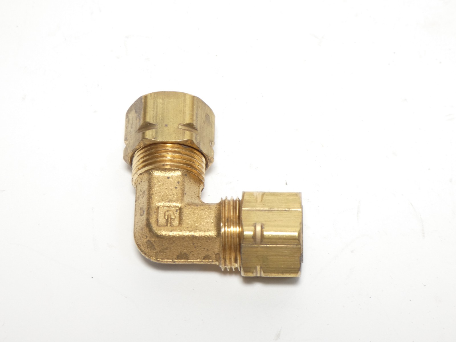 *Lot of 13* Parker Compression Brass Fitting 3/8″ Tube 90° Elbow