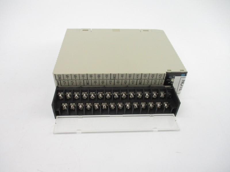 OMRON C200H-AD003 1-5V NSMP