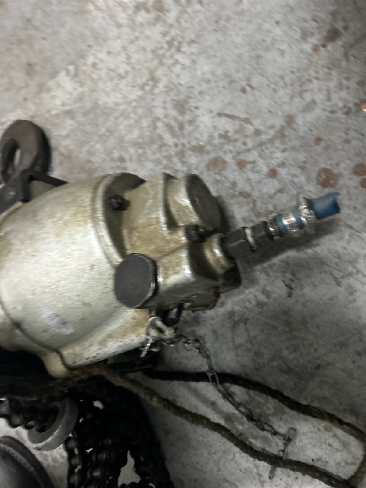 Gardner Denver Chain Hoist 1 Ton 2000# Air Lift