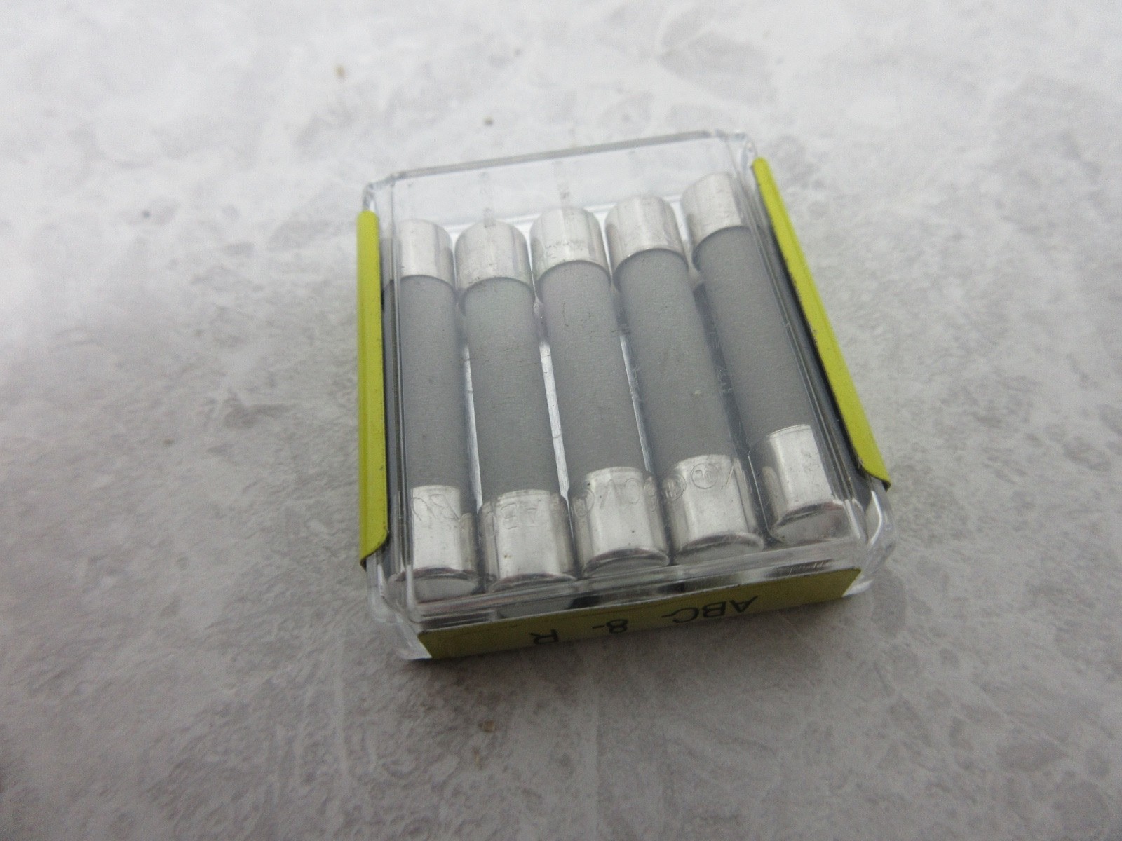 BOX OF 5 BUSSMANN ABC-8-R FUSE, IA0338