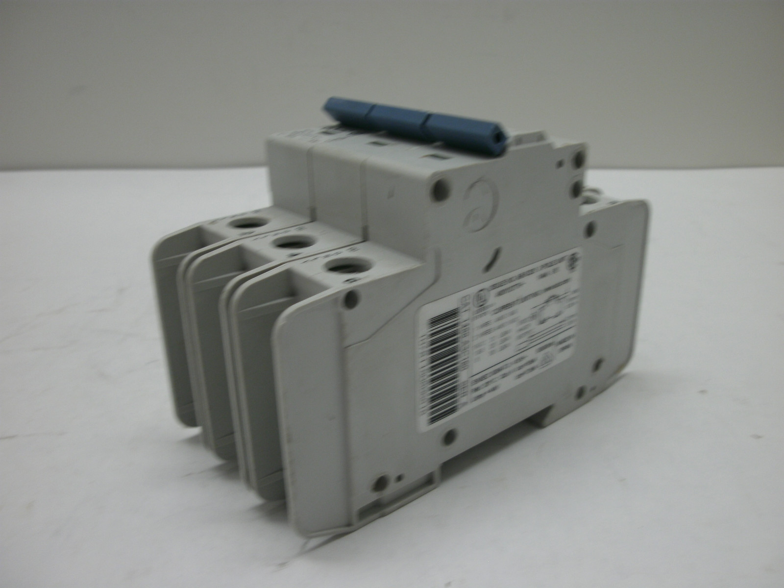 ALLEN BRADLEY 1489-A3C160 SER A CIRCUIT BREAKER 16 AMP 3 POLE 480Y/277V~