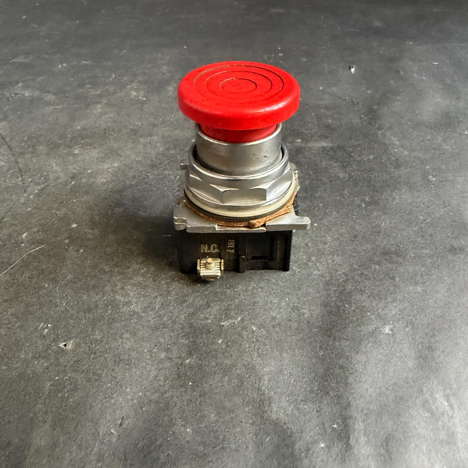 CUTLER HAMMER 1250T RED PUSHBUTTON ($20 OBO)