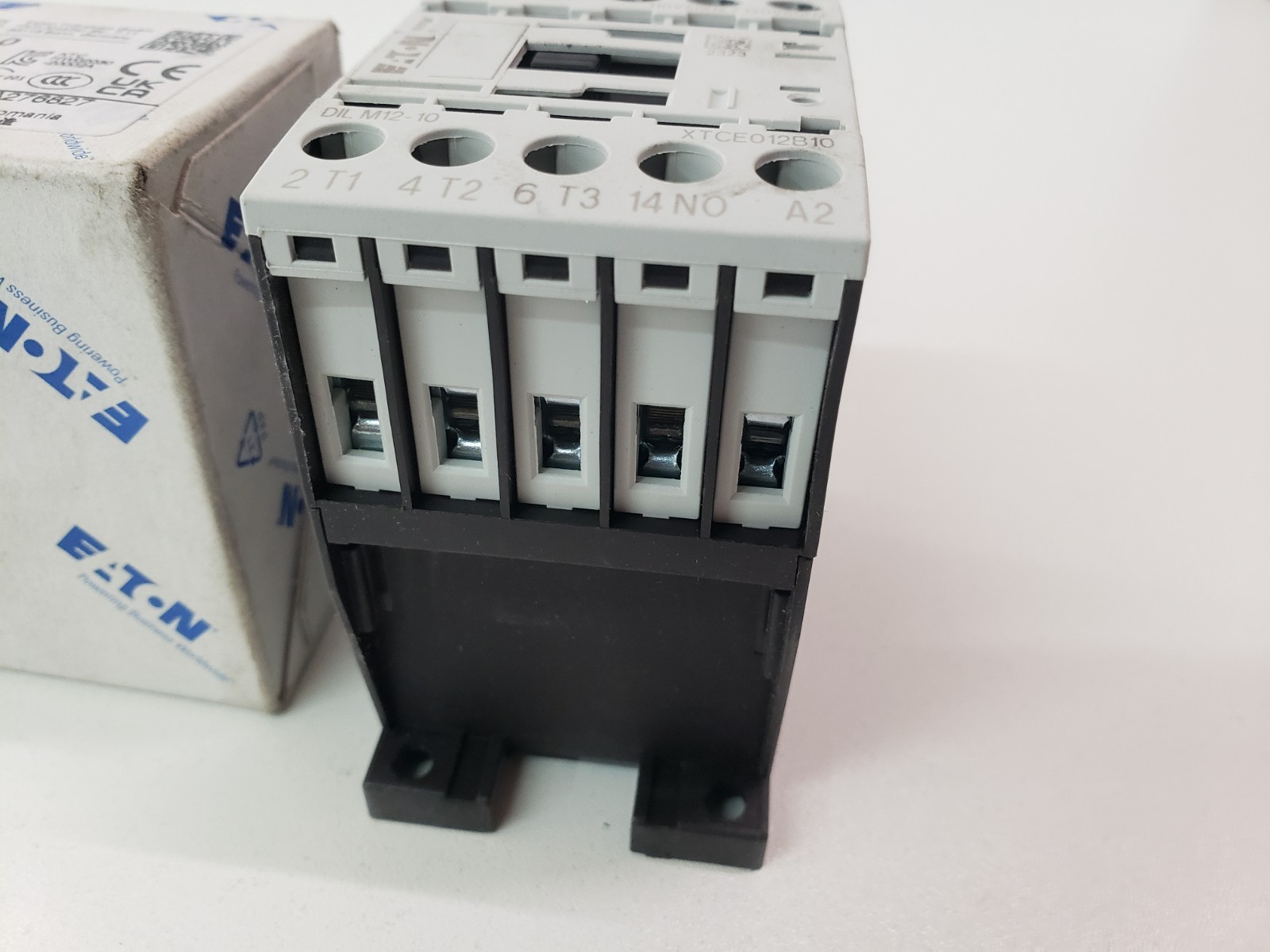 UNUSED – Eaton Moeller DILM12-10 Contactor XTCE012B10A