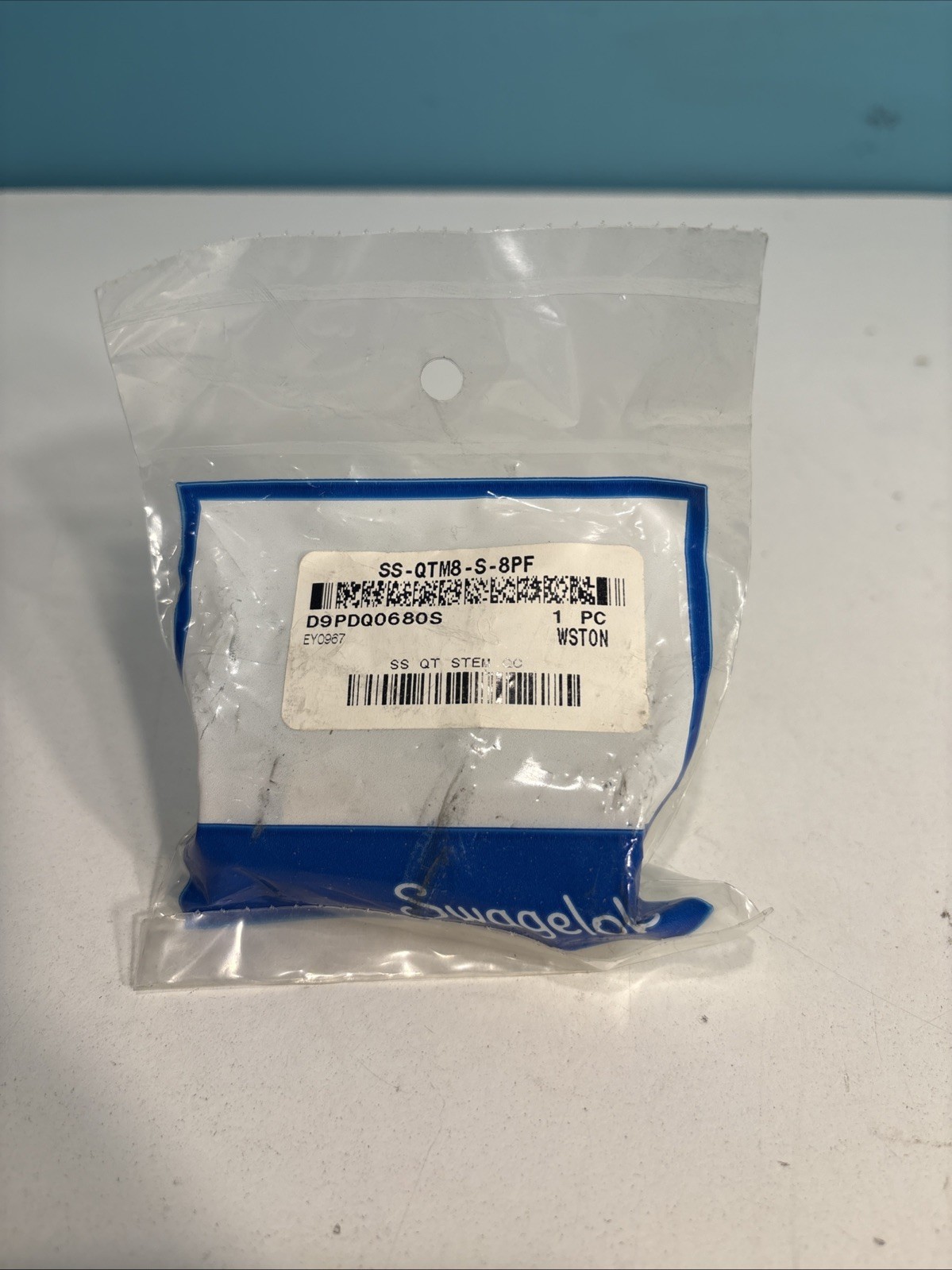 NEW UNUSED! SWAGELOK 1/2″ FNPT SS PTFE QUICK CONNECT STEM FITTING SS-QTM8-S-8PF