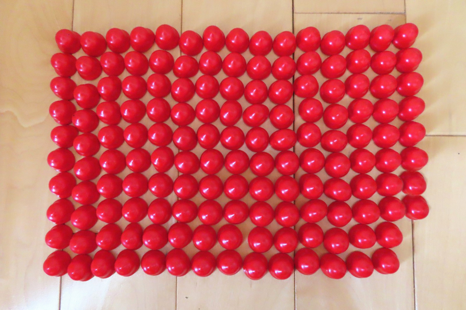 Pack of 148 SINCLAIR & RUSH, INC. Round/Bell-Shaped Vinyl Caps (Red)