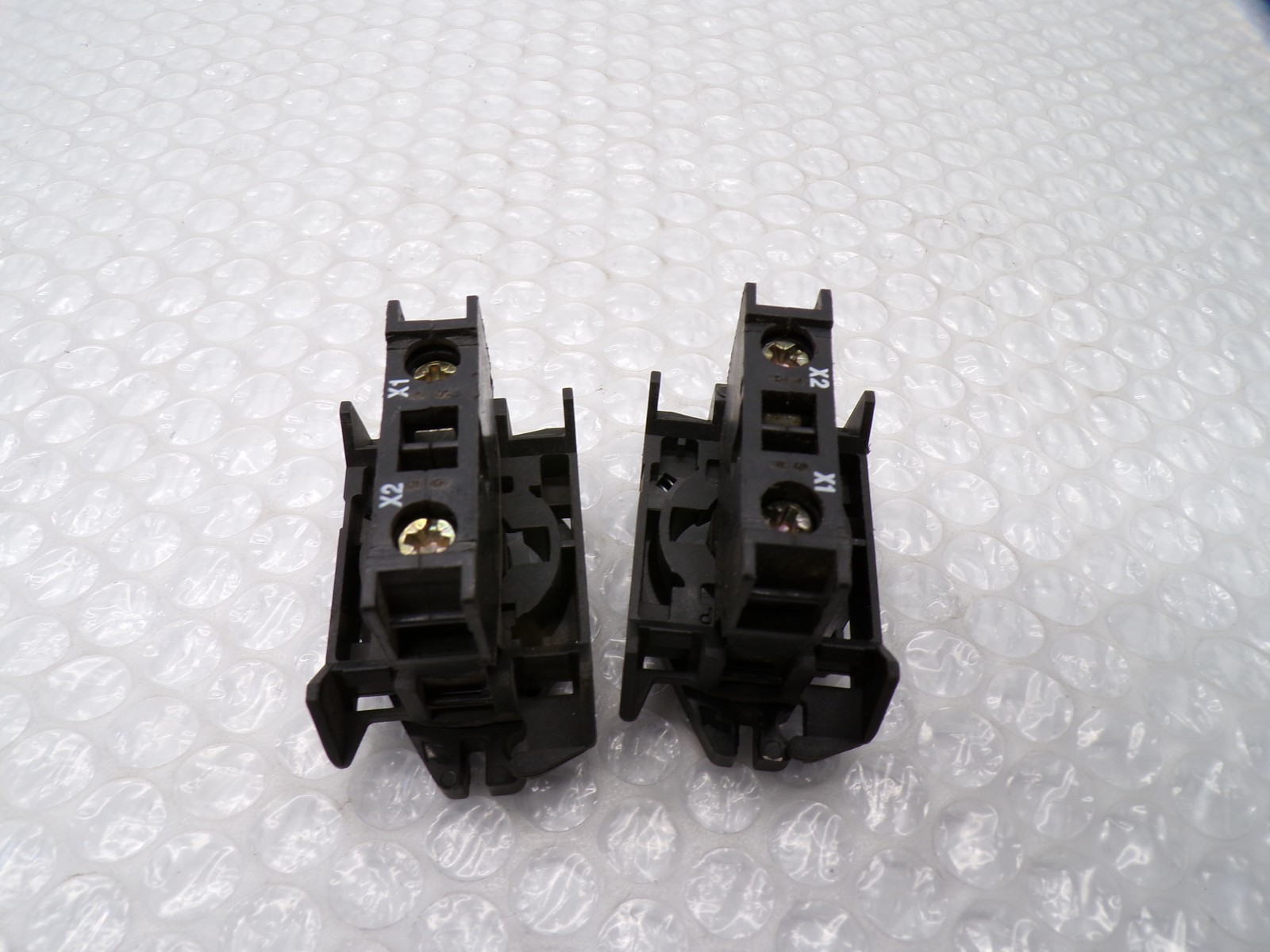 ALLEN BRADLEY 800E-3D0 SER.A MODULE W/LATCH LOT OF 2 NSNP