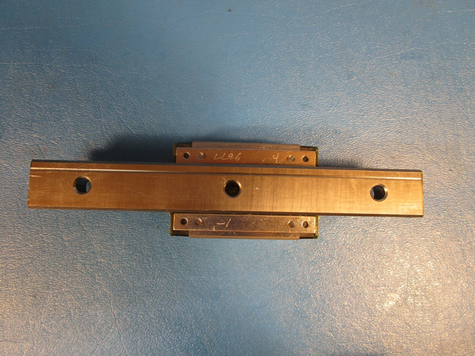 THK, SR20W1SS + 160L, One SR20W Linear Guide Block on a 160mm Rail