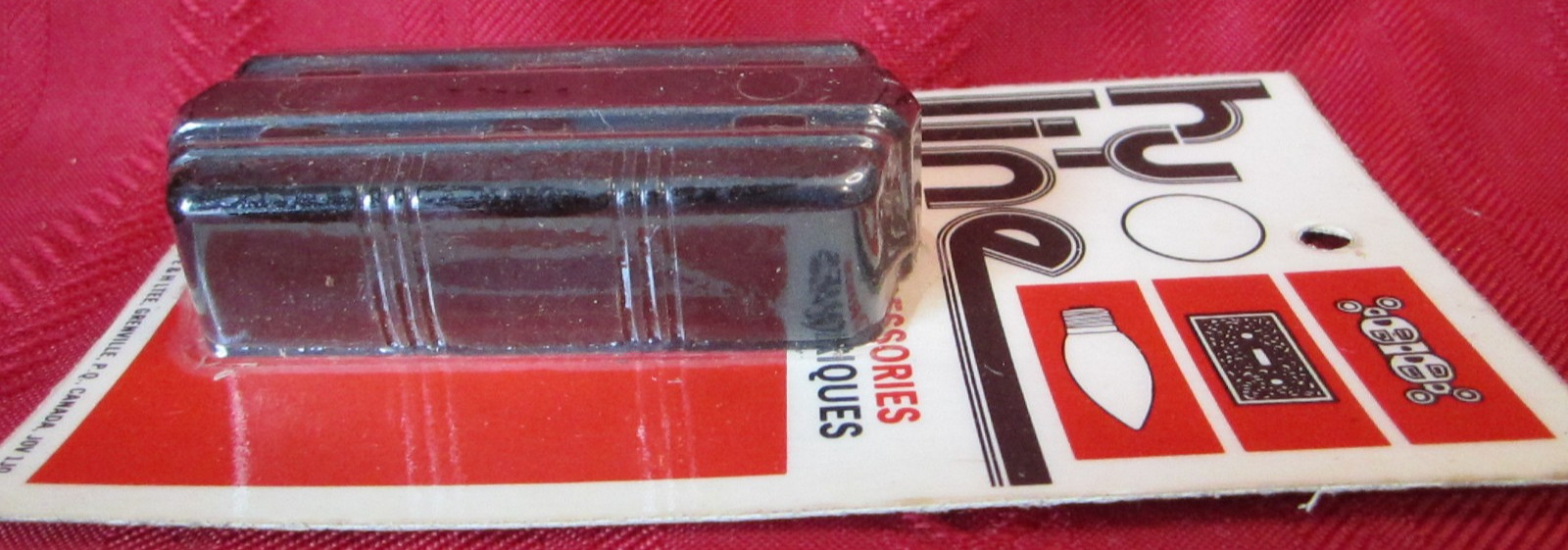 NOS GEM Bakelite Tri-Tap w/Prongs Electrical Plug Rubber Connector Cord Clamp