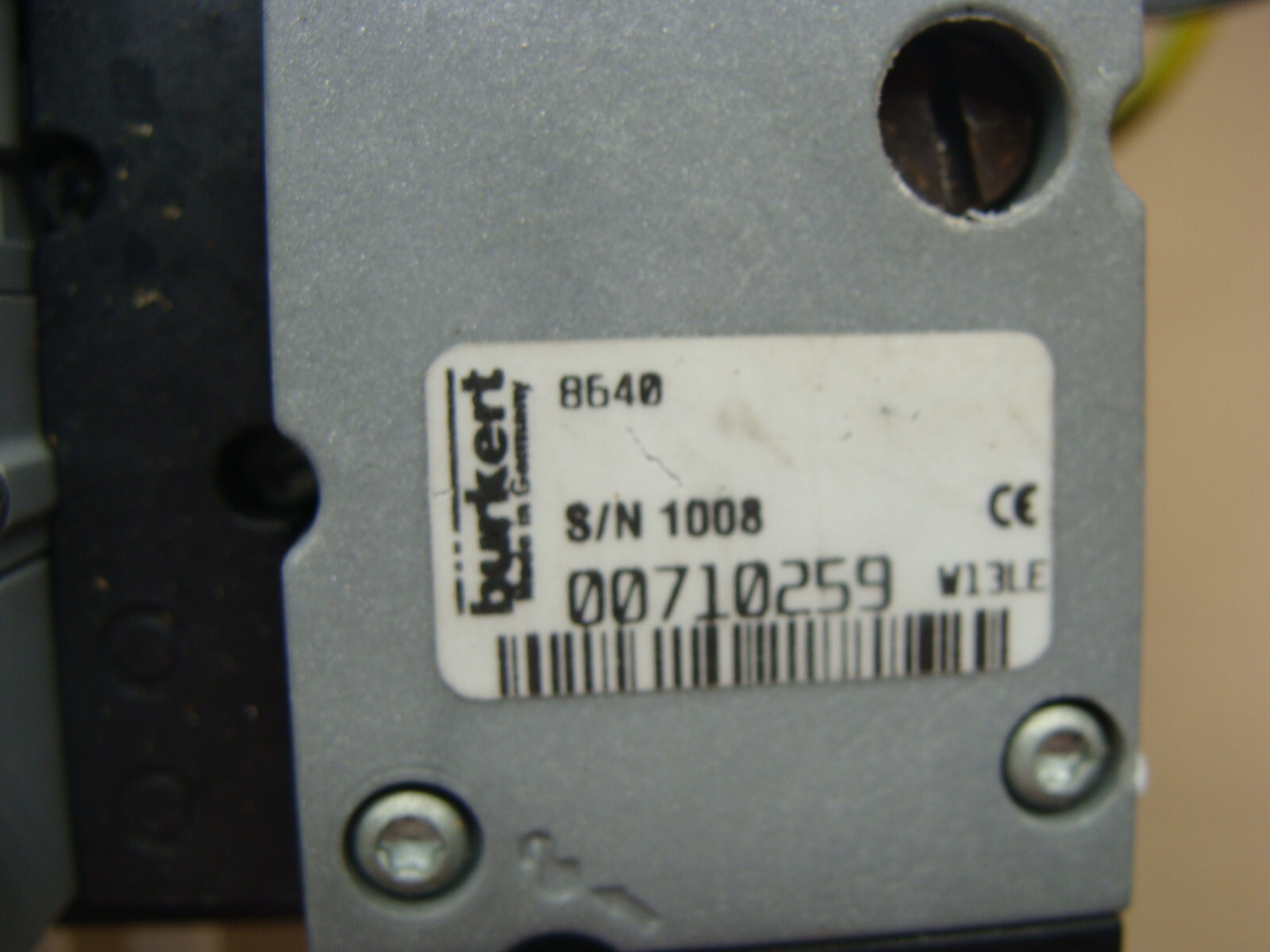 BURKERT VENTILBLOCK 8640 00710259 W/23 BURKERT 6524C 00144513 SOLENOID VALVES