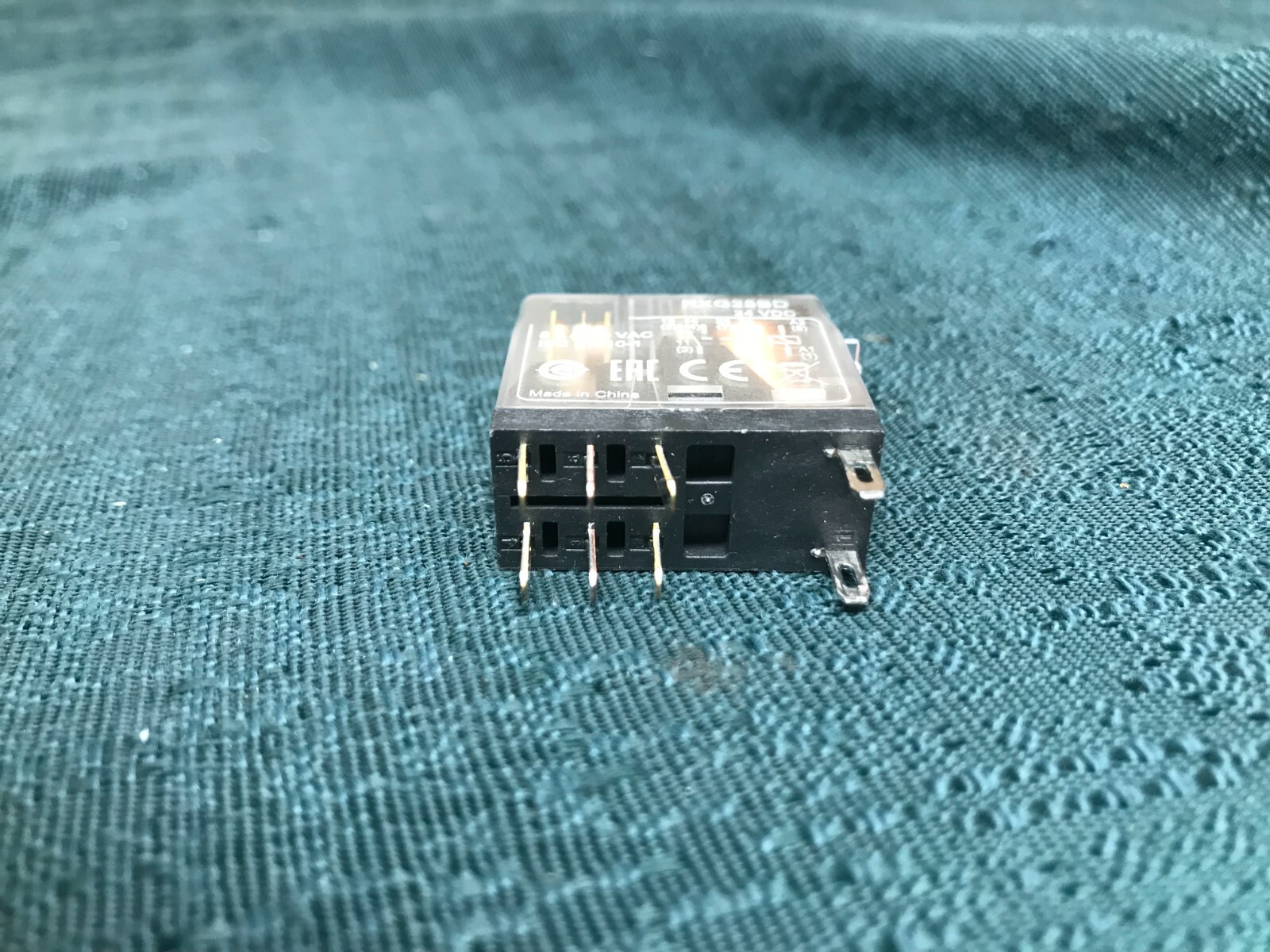 Schneider Electric RXG25BD 24VDC 5A NSNP Relay 2CO 5A@250VAC 24VDC Coil – Clear