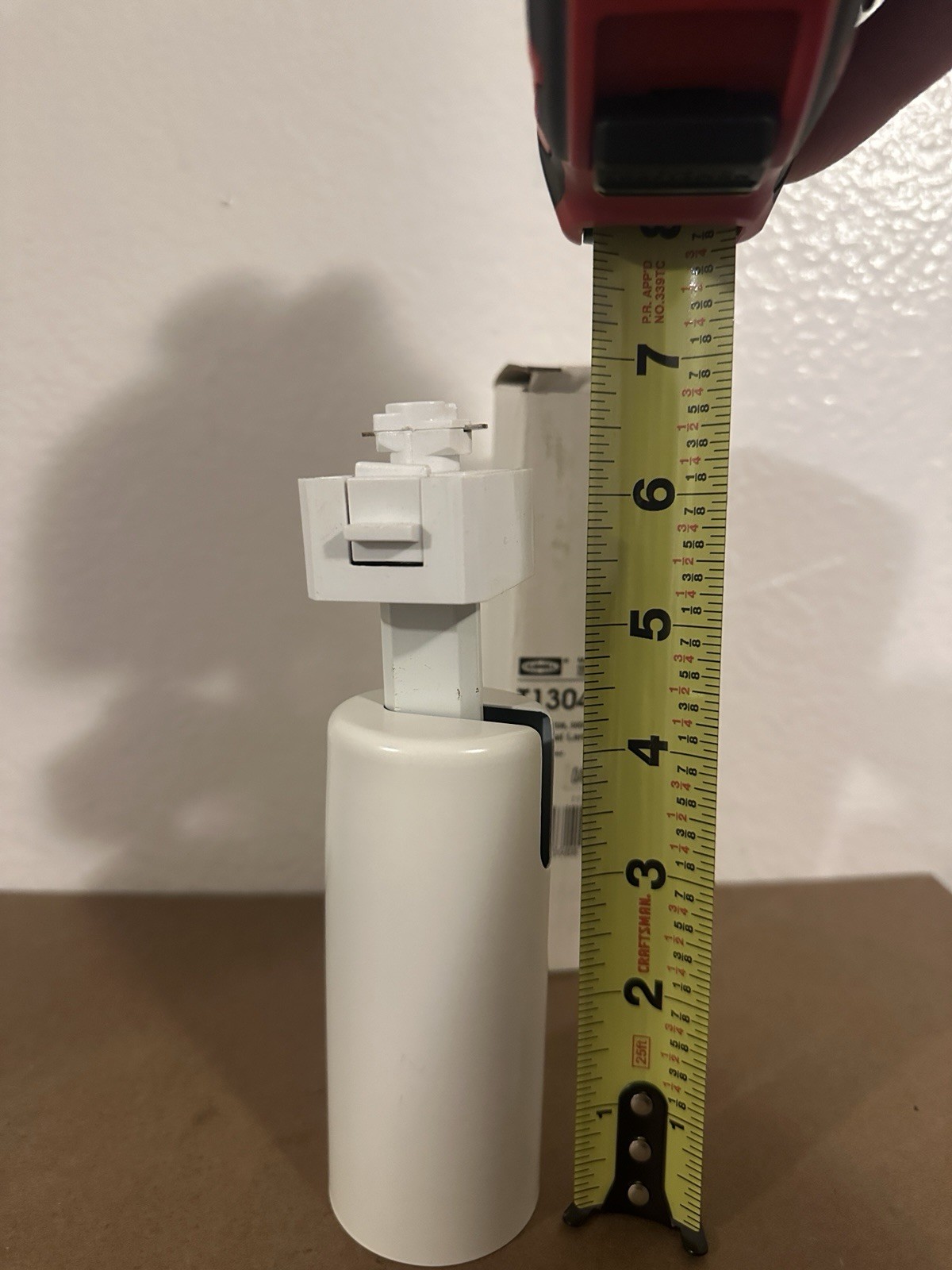 Hubbell T1304P Universal Lampholder Marco