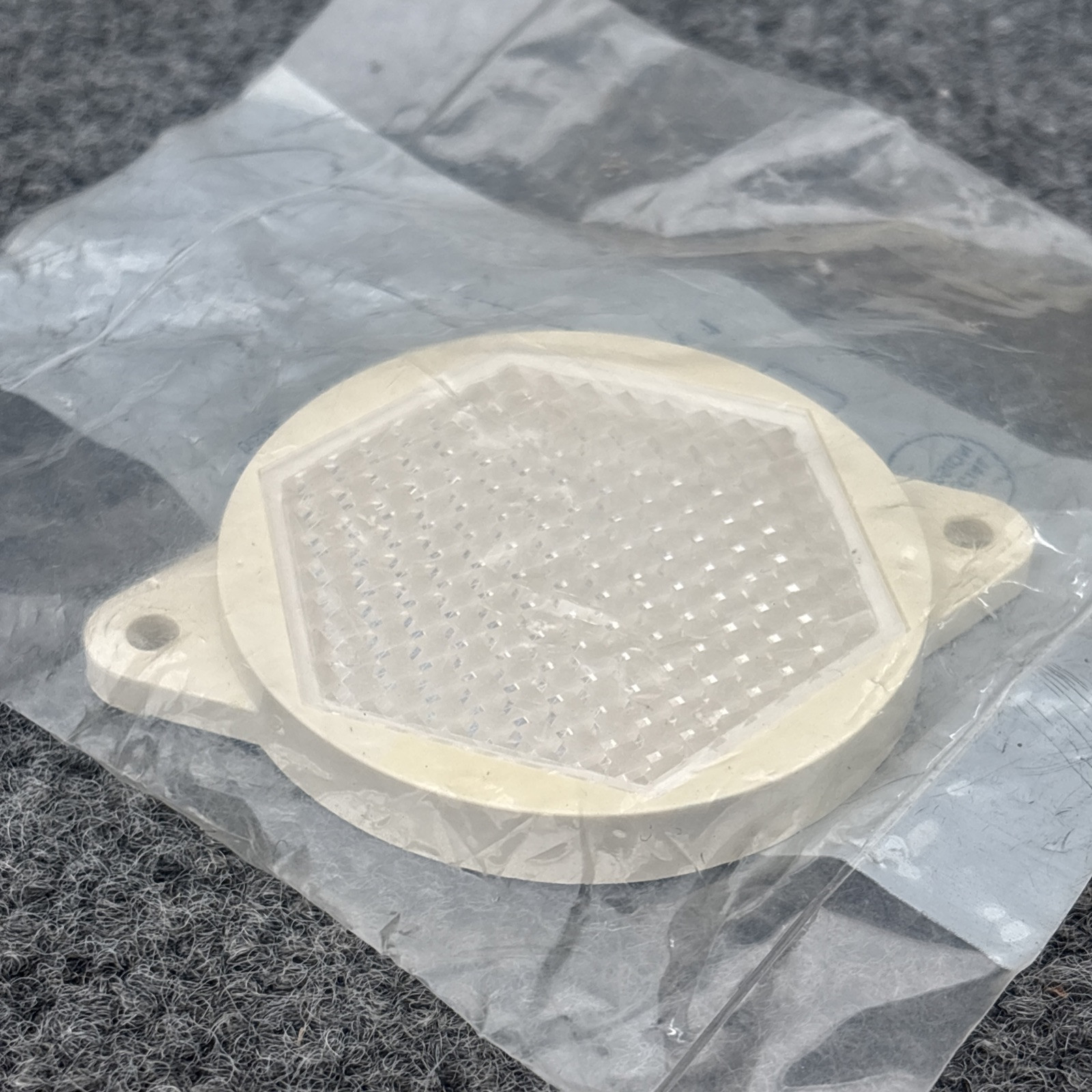 BALLUFF DLM R2-F346 Reflector White DLM R2-F346 New Other