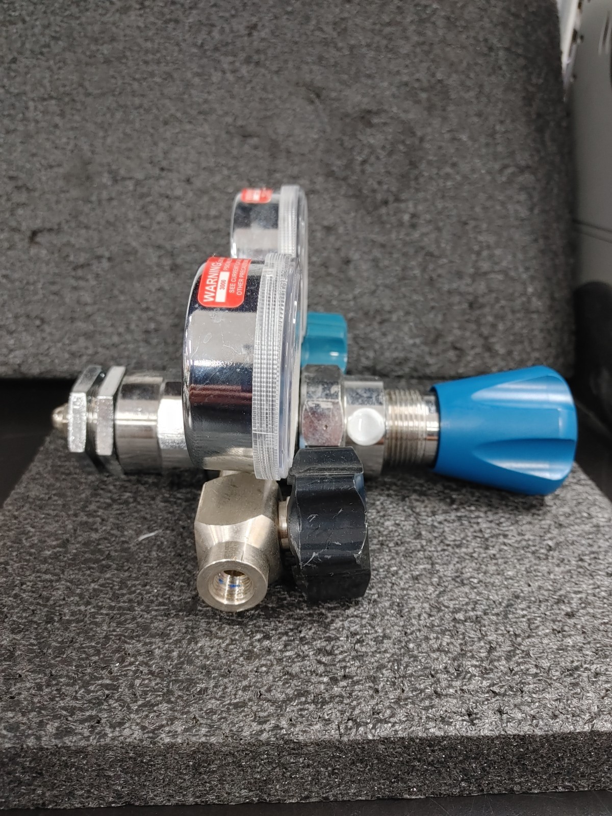 MATHESON High Purity Regulator with HARRIS Valve and Pressure Gauges