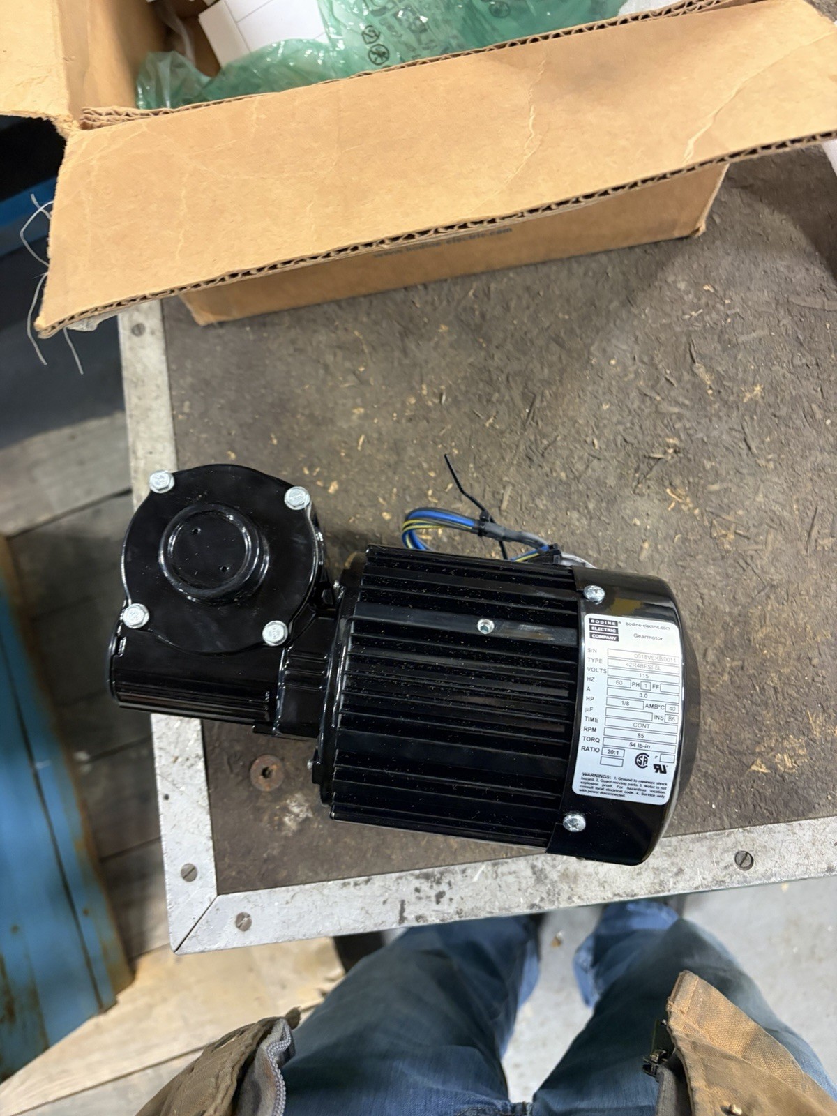 NEW BODINE 1/8HP 1PH 155V 3A 20:1 85RPM 60HZ GEARMOTOR 42R4BFSI-5L