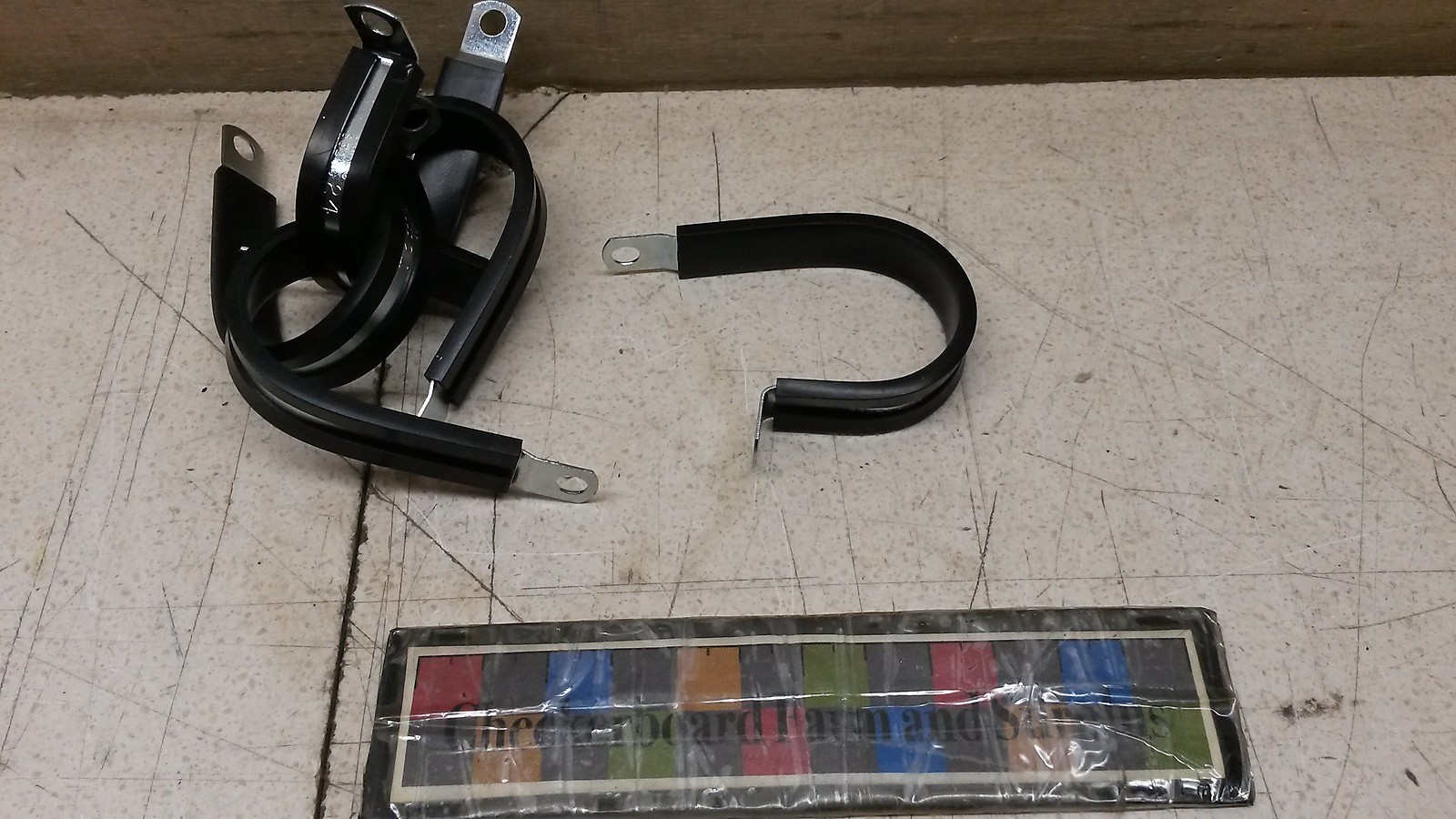 Qty-5 NOS Umpco Adel Cushioned Loop Clamp 1.5″ 3225T9 863-000319 5340014818105