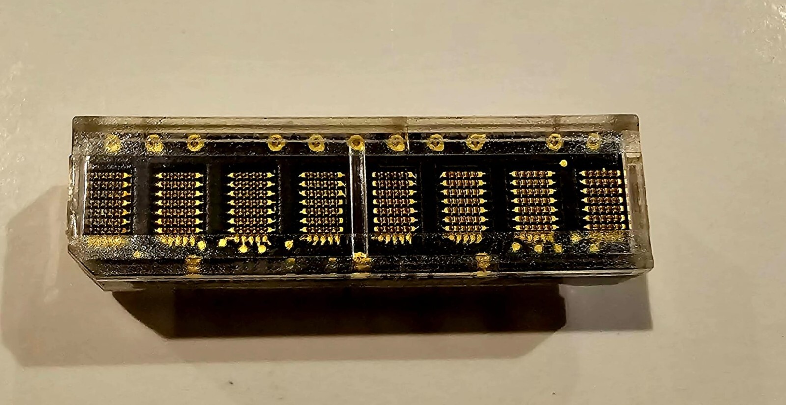HCMS-2911 1×8 0.15-in. High Performance CMOS 5×7 Alphanumeric Display Yellow
