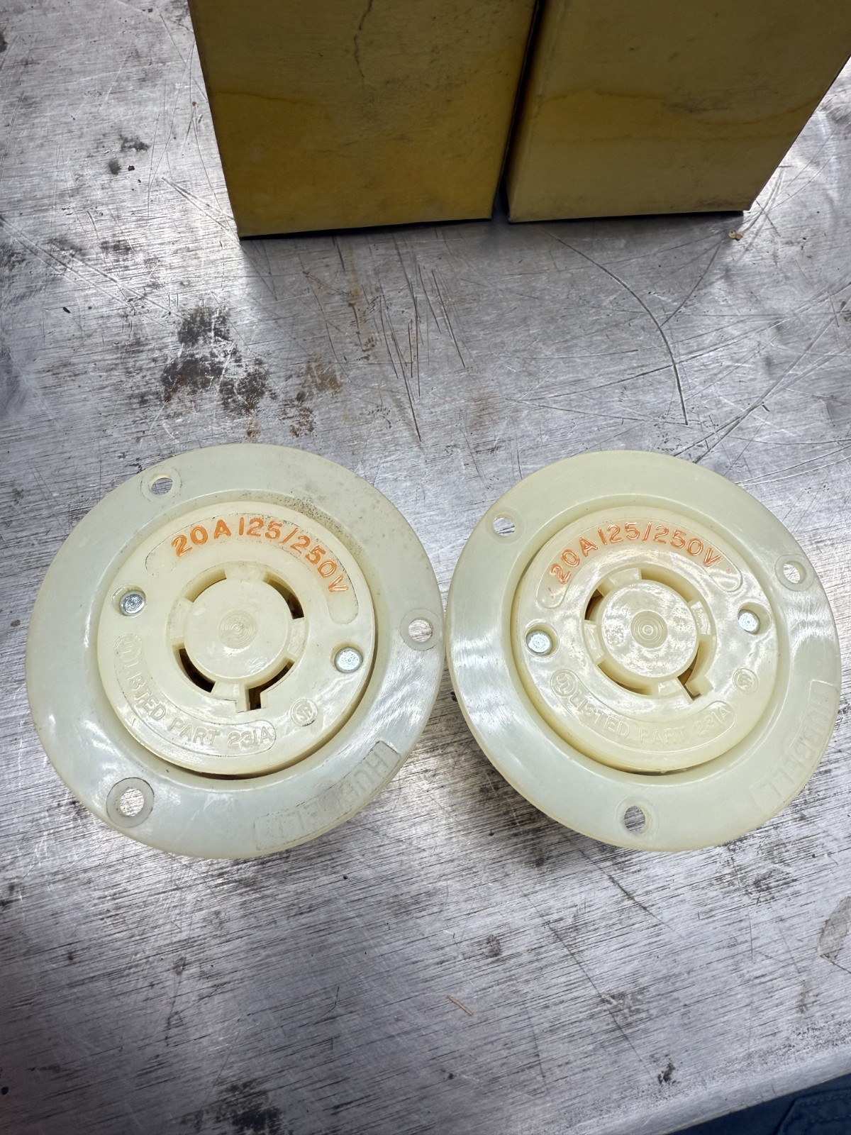 LOT OF (2) NEW OPEN BOX HUBBELL 20A 125/250V TWIST LOCK RECEPTACLES HBL231A