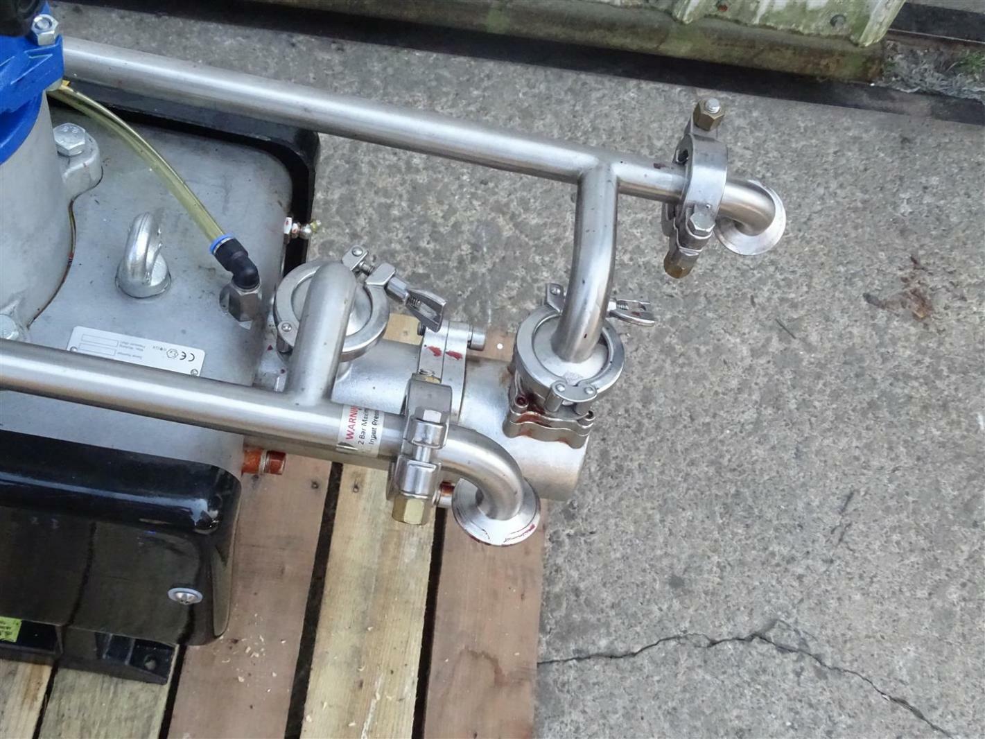 Binks E2 Electric Smart Pump, 1HP 230/460v, 1″ Sanitary Connections , 104018