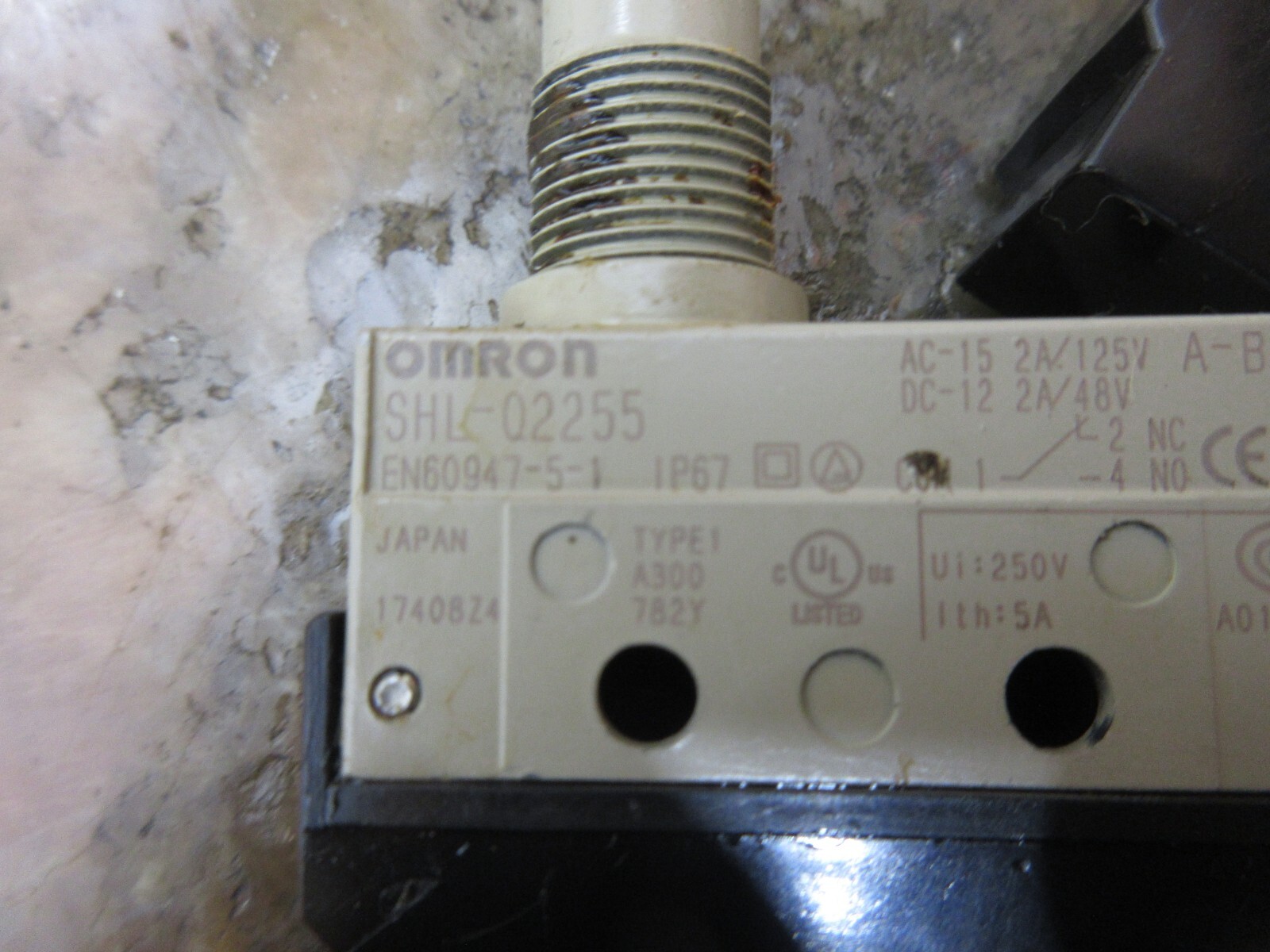OMRON SAFETY LIMIT SWITCH SHL-02255 EN60947-5-1 LOT OF 4 PIECES