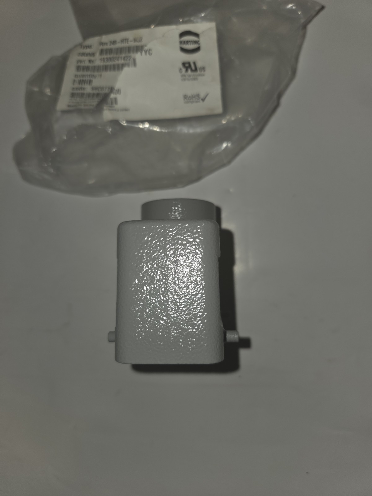 NEW GENUINE HARTING HAN 24B-HTE-M32 HOOD HOUSING 19300241422