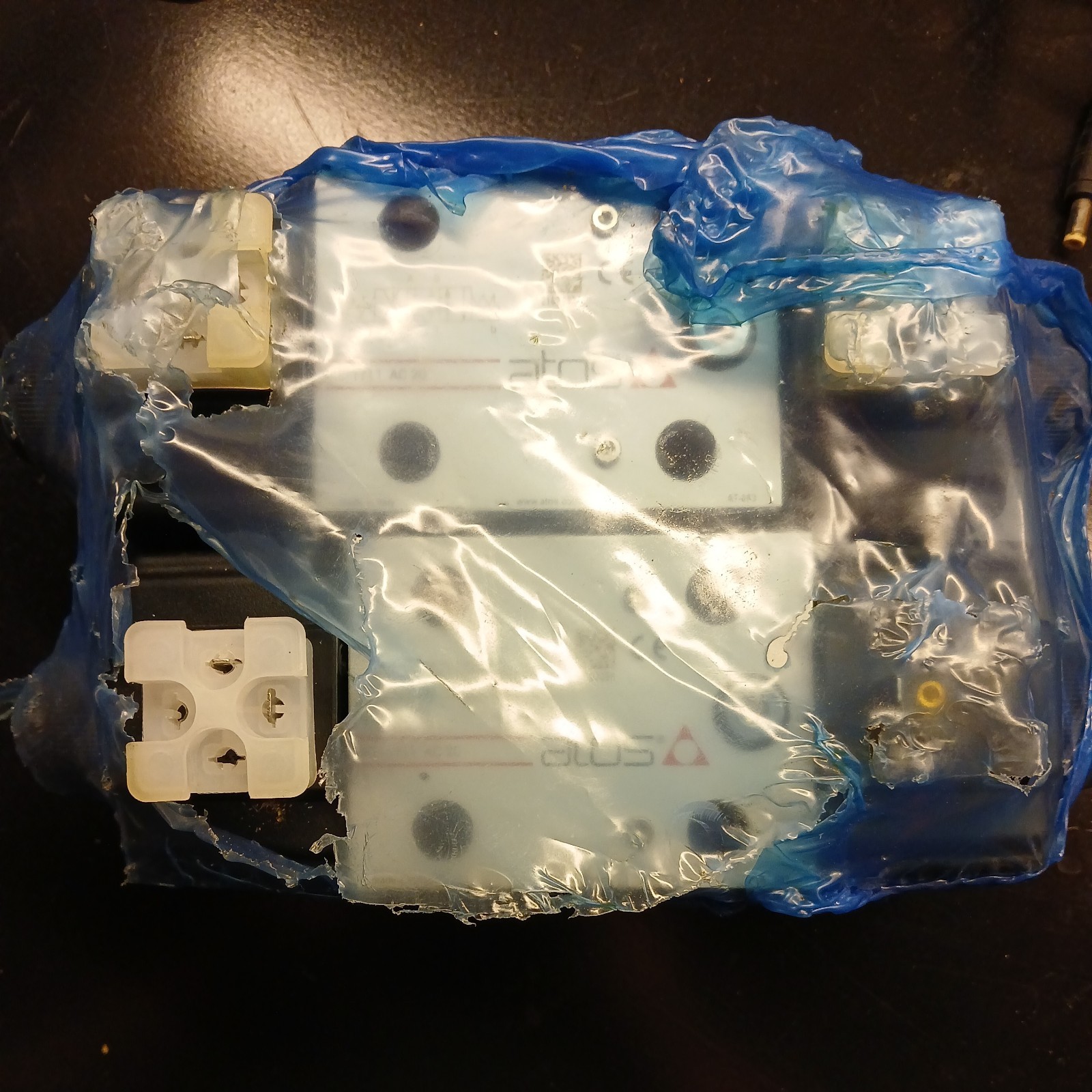 2PCS. DKE-1711-X 110/50/60AC Atos Solenoid Directional Valve DKE-1711 AC 20 BOGO