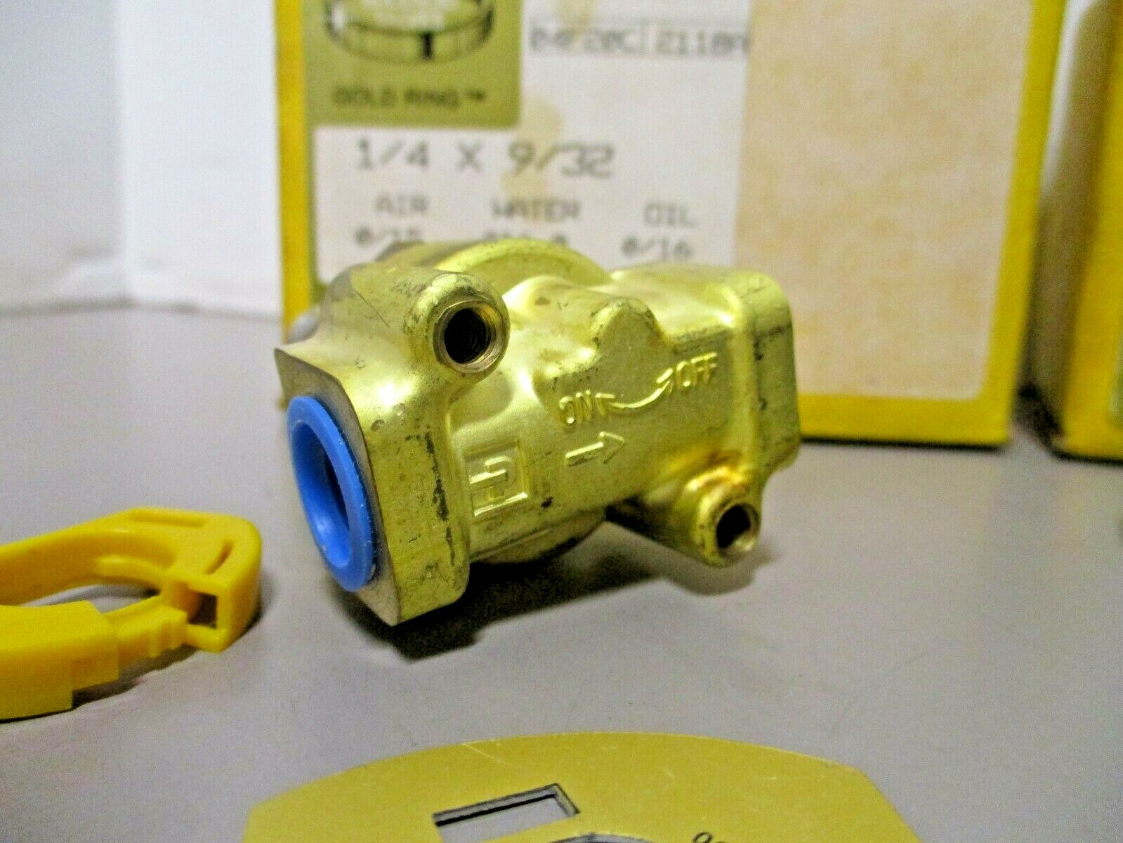 Parker 04F20C2118A1F Unit Valve 1/4 x 9/32 with 1FGC75 Type 1F 12vdc Solenoid
