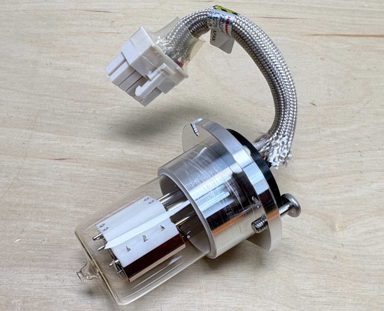 Hamamatsu L12269 X2D2 Deuterium Lamp