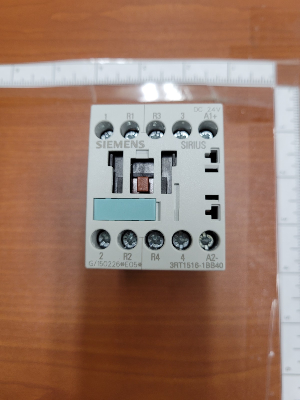 Siemens 3RT1516-1BB40 Contactor, 4 Pole, 9A, 24VDC Coil, 2NO/ 2NC, 4 kW – New