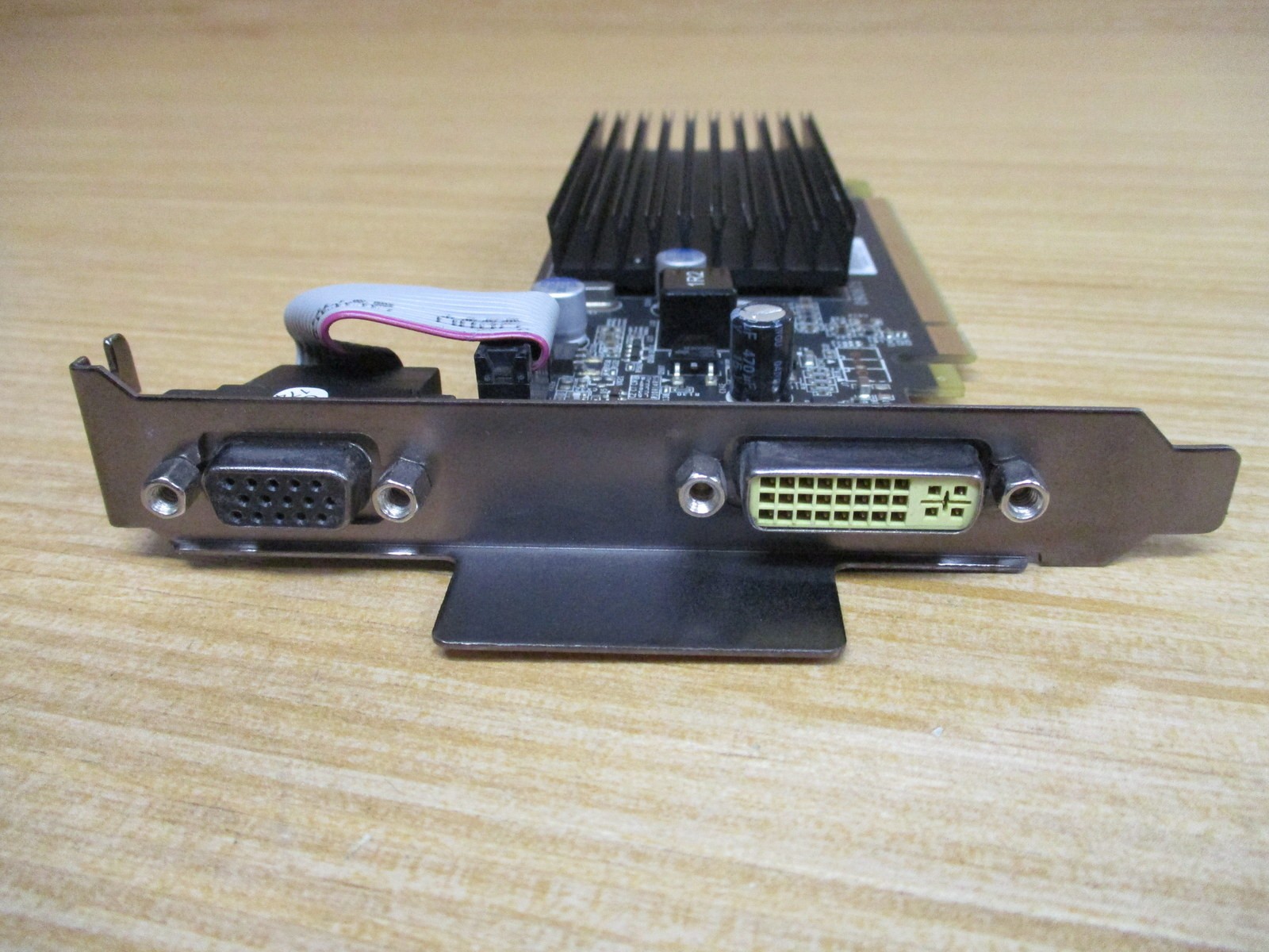 XFX NVidia PV-T86S-YH PV-T86S-YHLG Video Card 090825