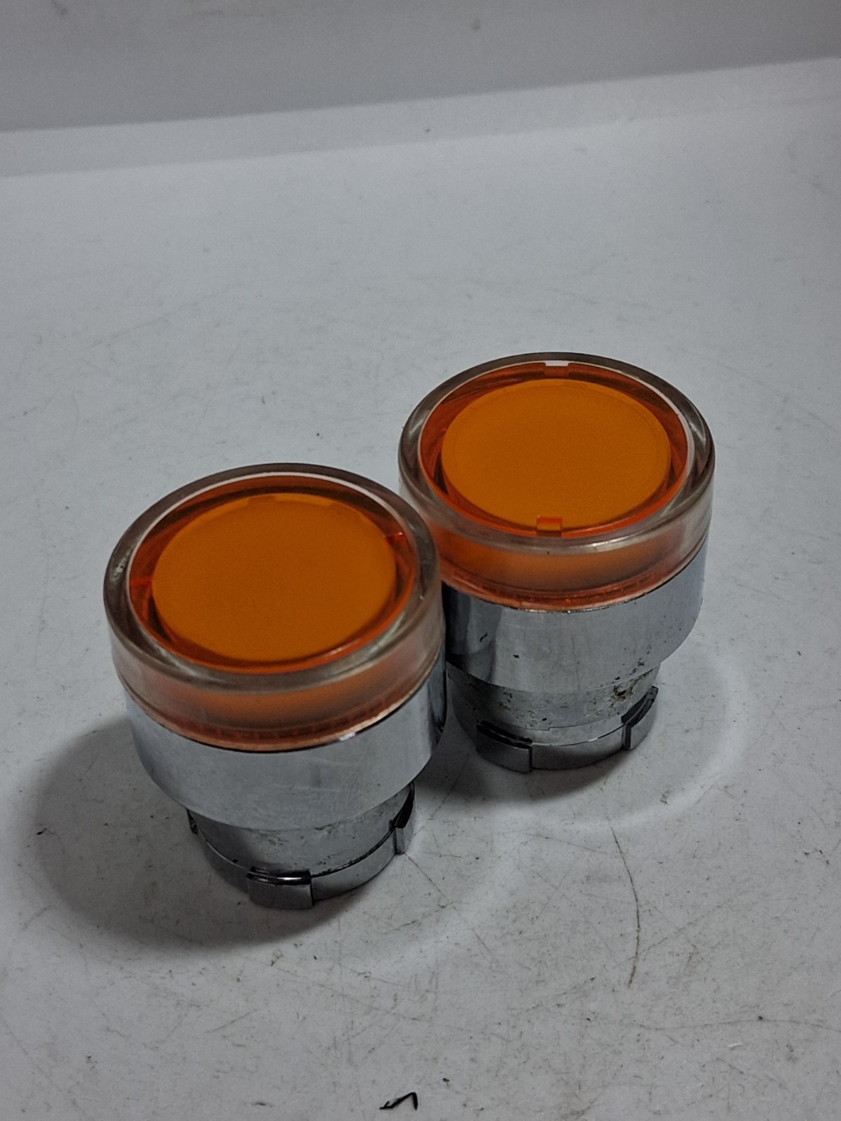 TELEMECANIQUE ZB2-BW35 PUSHBUTTON OPERATOR AMBER ILLUMINATED (LOT OF 2)
