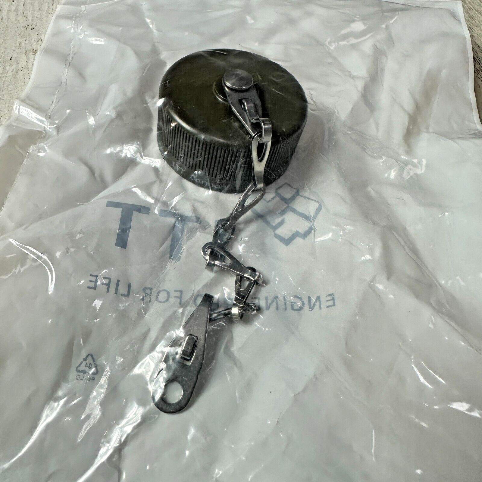 ITT CANNON CA121003-8 Connector Cap (Cover) w Chain Protective 22 Shell Size