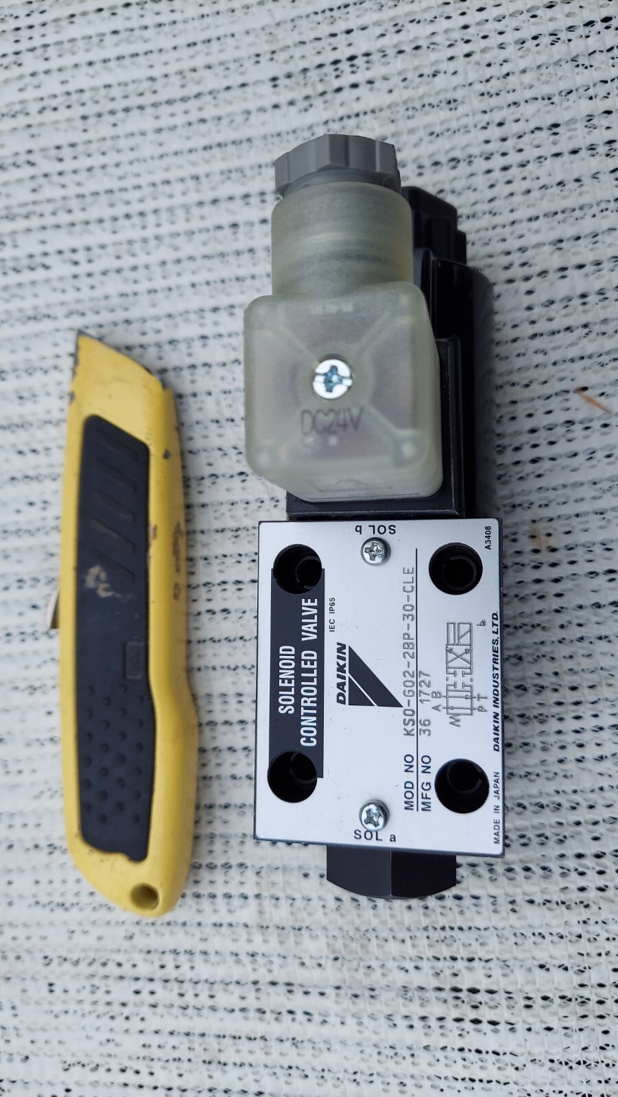 New Daikin KSO-G02-2BP-30-CLE Solenoid Controlled Valve 36-1727